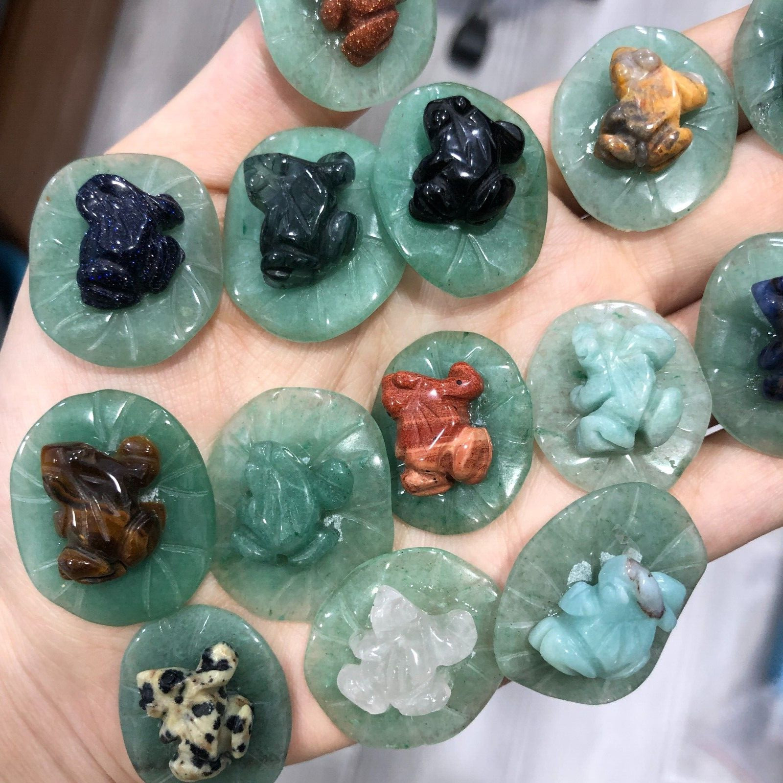 5pc Natural mix Quartz hand Carved Mini frog crystal Reiki healing
