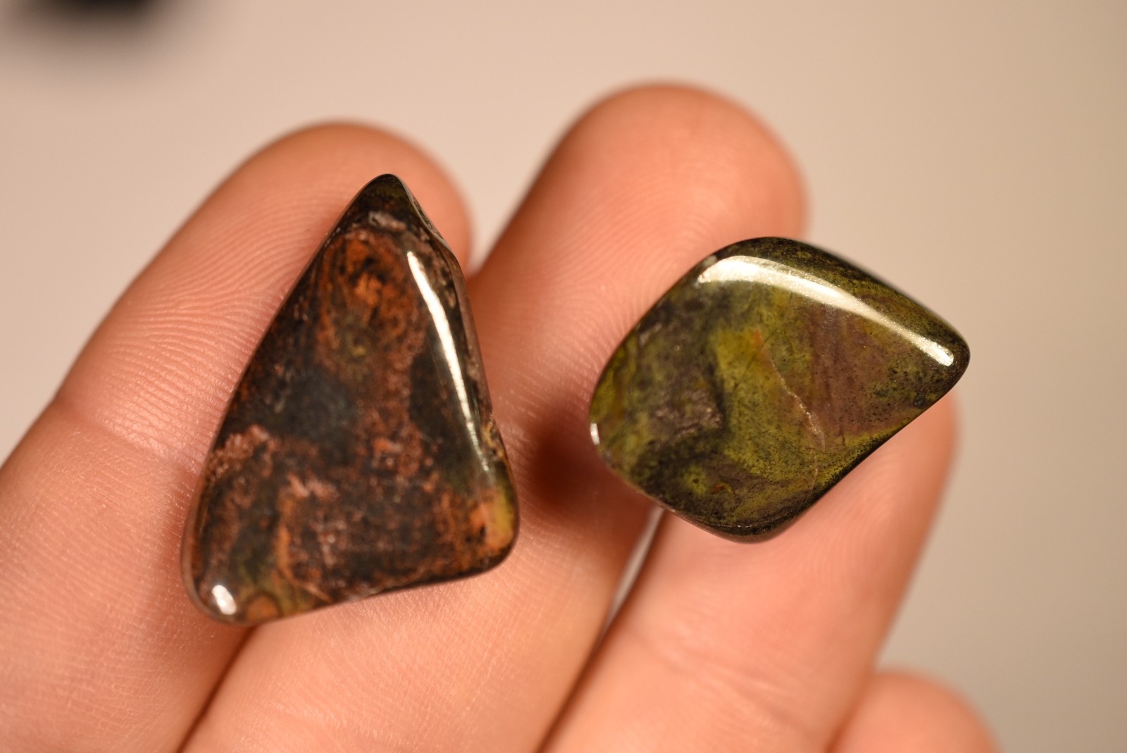 10 *MUGGLESTONE* Tumbled Stones 2-3cm 52.9g Natural Stone Hematite Jasper