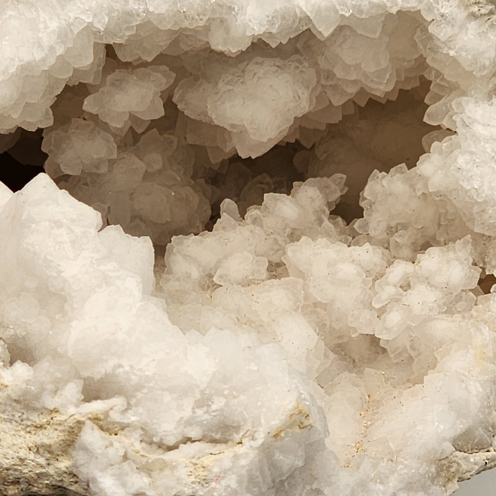 3 LB 9.4 Oz Big 8-1/2″ Length White Quartz Crystal Geode