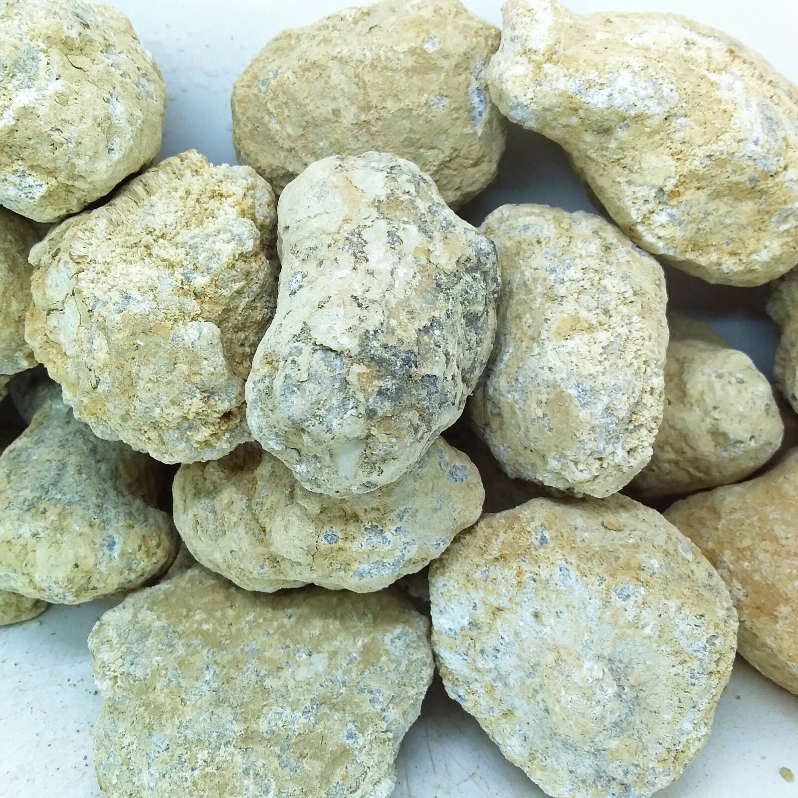 B5G1, Sugar Quartz Geode, uncracked, natural, #R-3376