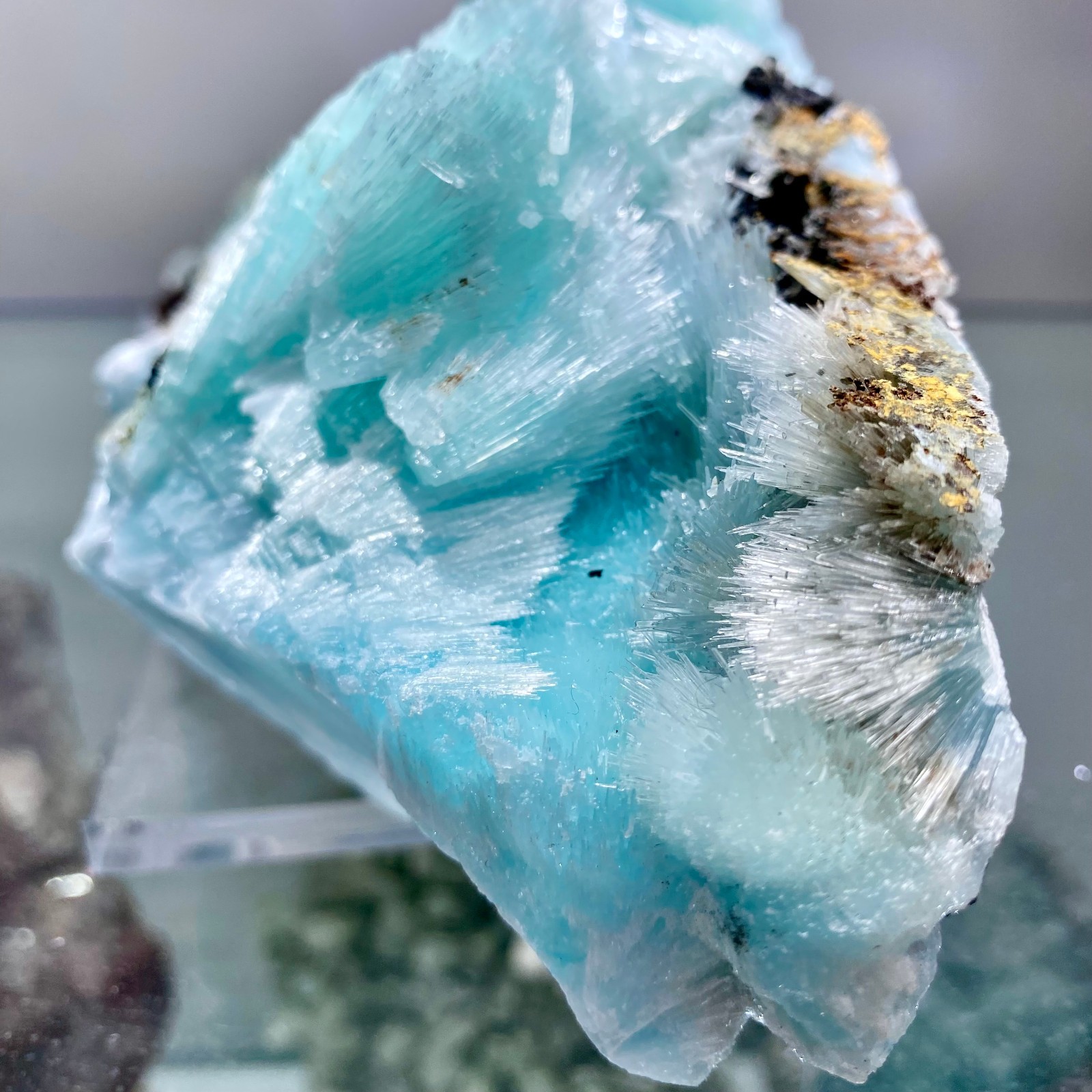 4.7LB patterned natural blue textured crystal, Chinese blue Aragon stone