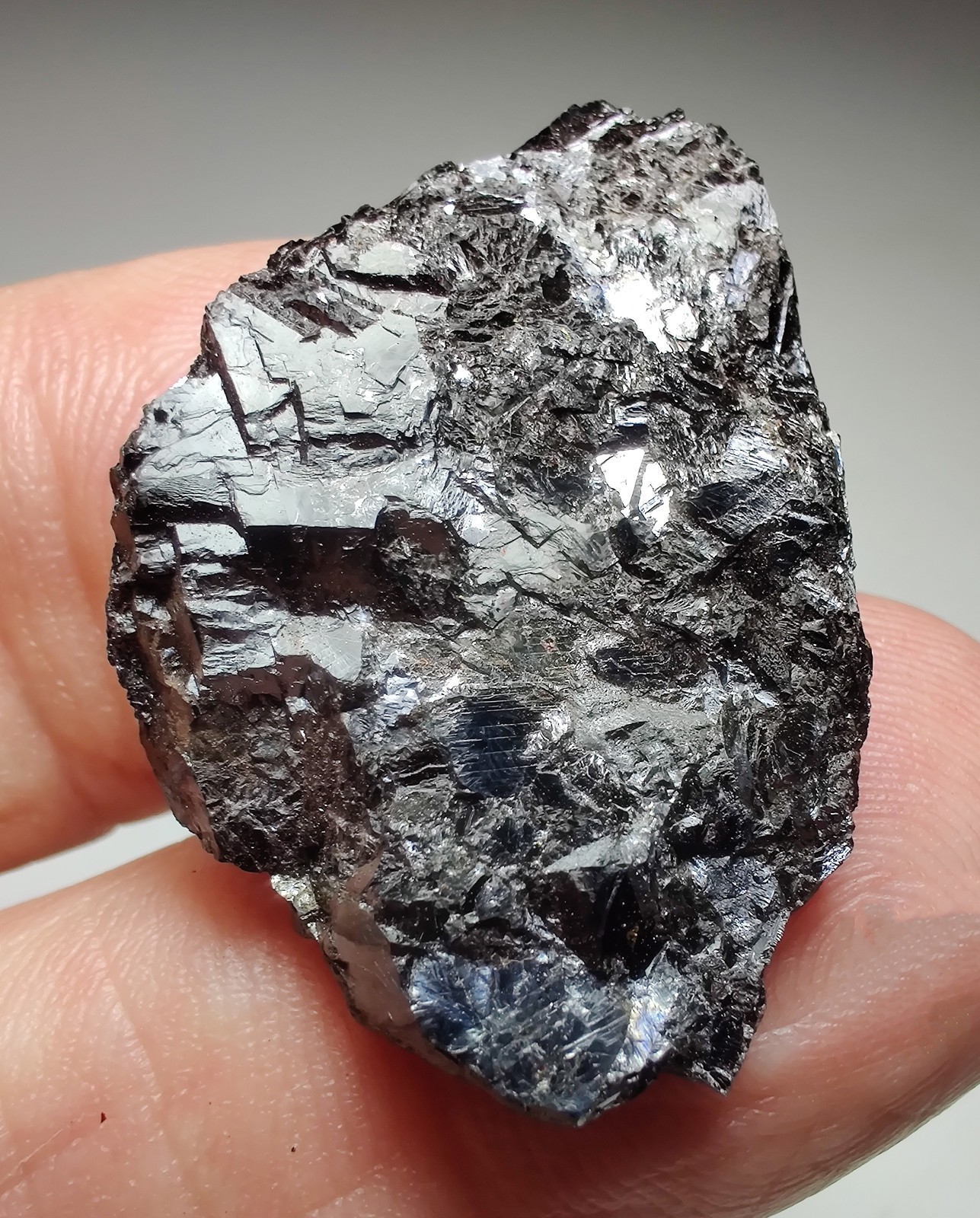 Sphalerite crystals, very high luster. Ontario, Canada. 12 grams.