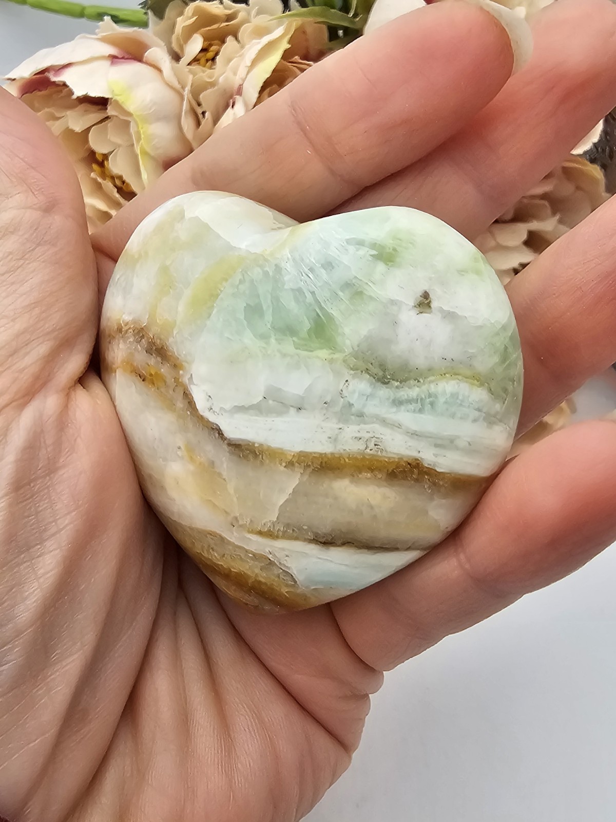 ✨️SALE ✨️ Caribbean calcite heart Palm Palmstone 91g 5.7cm beach calming
