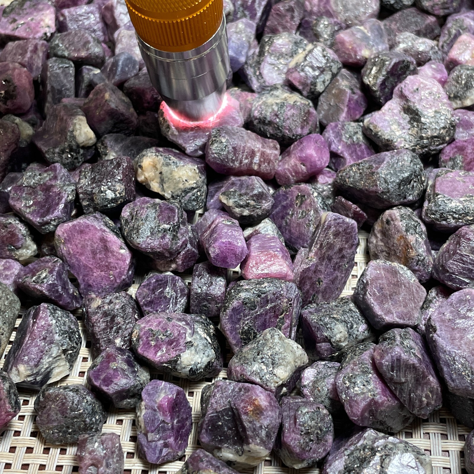 2kg Ruby Mozambique – Ruby Corundum stone – Red Sapphire Unprocesse