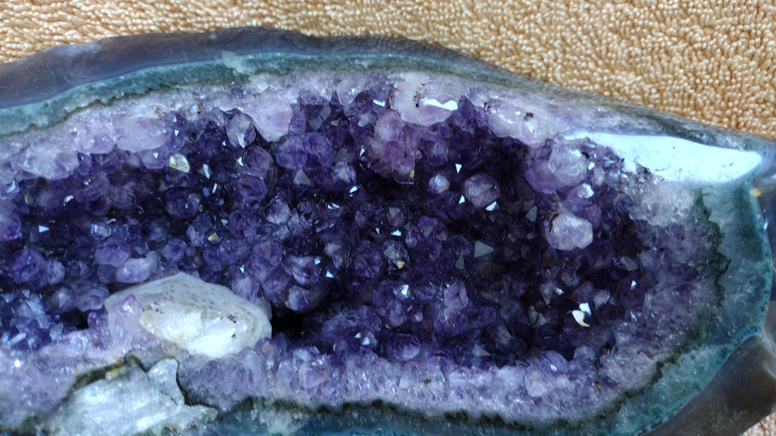 Amethyst Geode Polished Agate Edge Amethyst w/ Calcite 4lb-13.4oz / 8.5″ Crystal