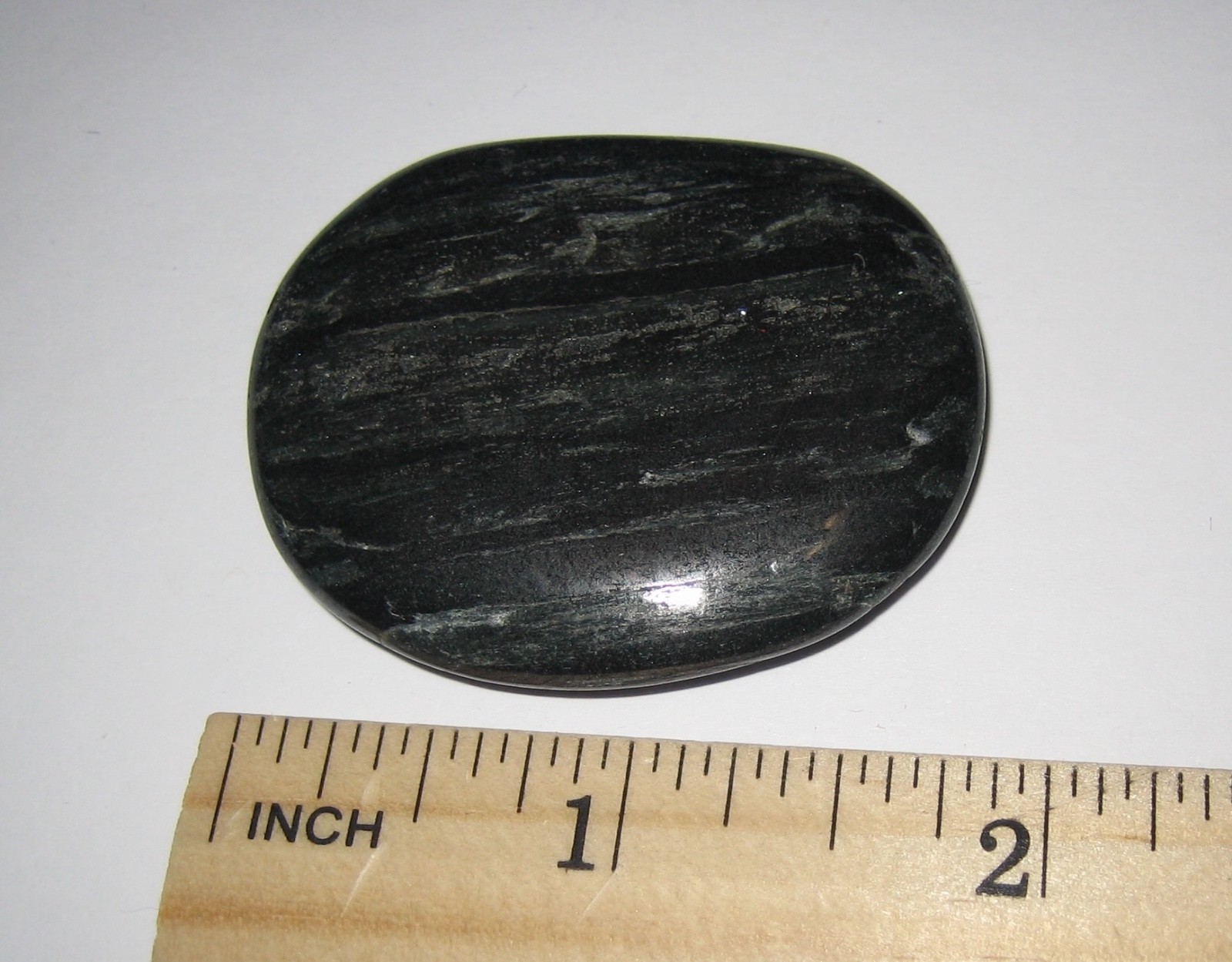 1.9″ RARE TUMBLED POLISHED FLAT ‘ISUA STONE’ PALM STONE MINERAL GREENLAND 32g *8