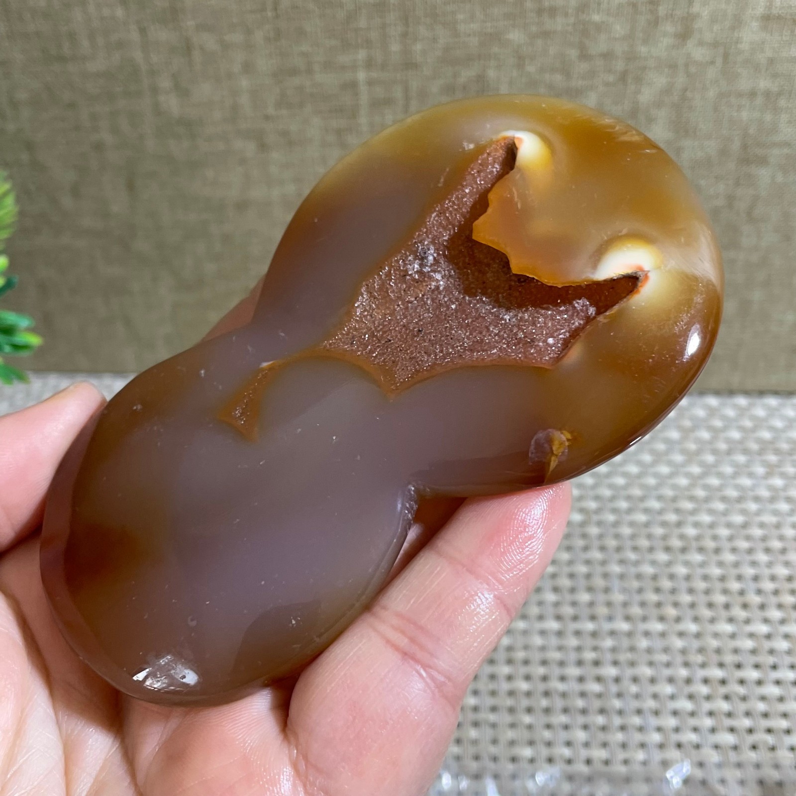 143g Geode Agate Crystal Polishing Specimen