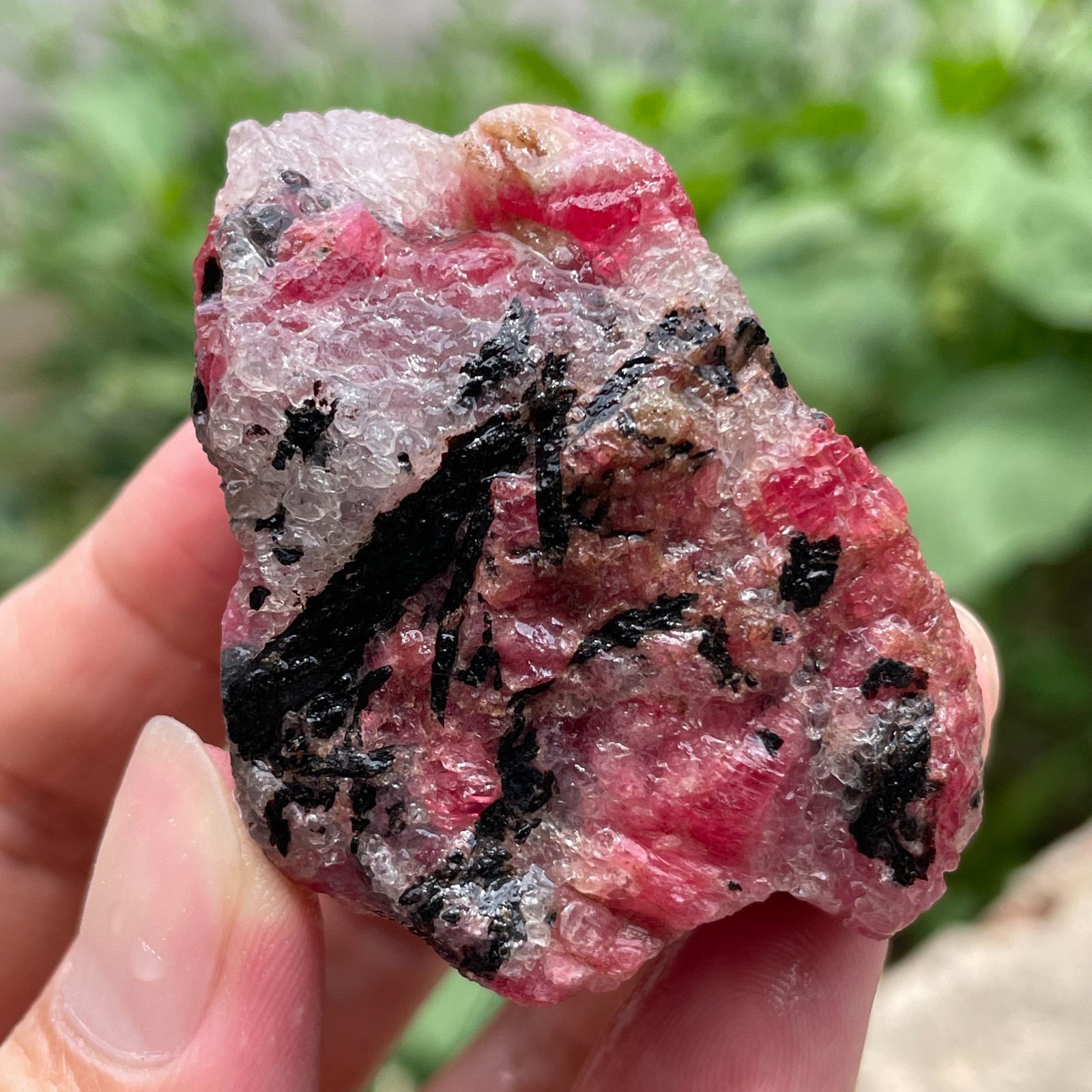 114g Small Raw Ore Red Black Rhodonite Quartz Gemstone Mineral Specimen