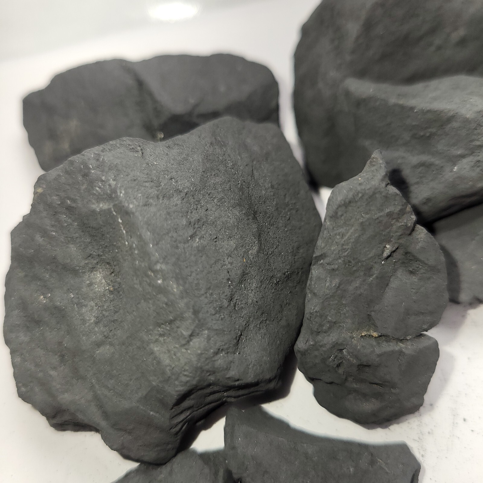 Shungite Stones Raw Natural Size 1″-2″ / 8 oz – Emf Protection, Water Treatment