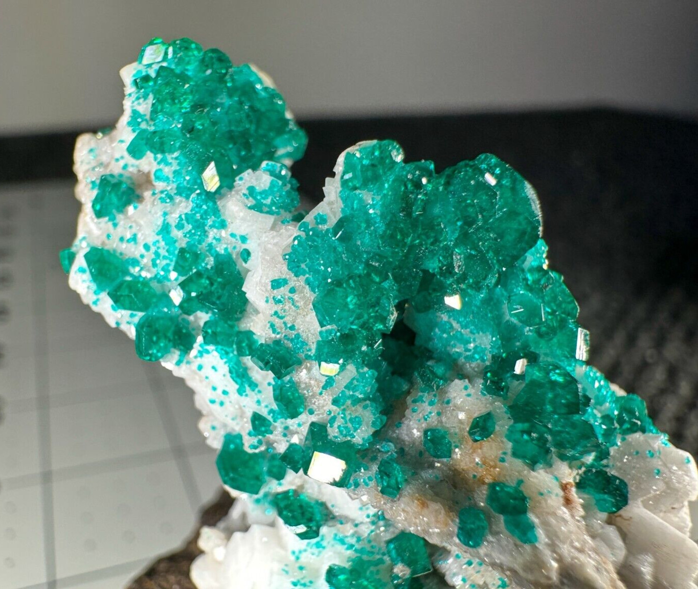 ➤ 2-1/8″ DIOPTASE & CALCITE CRYSTALS – Tsumeb Mine – Namibia Africa VIDEO➤664