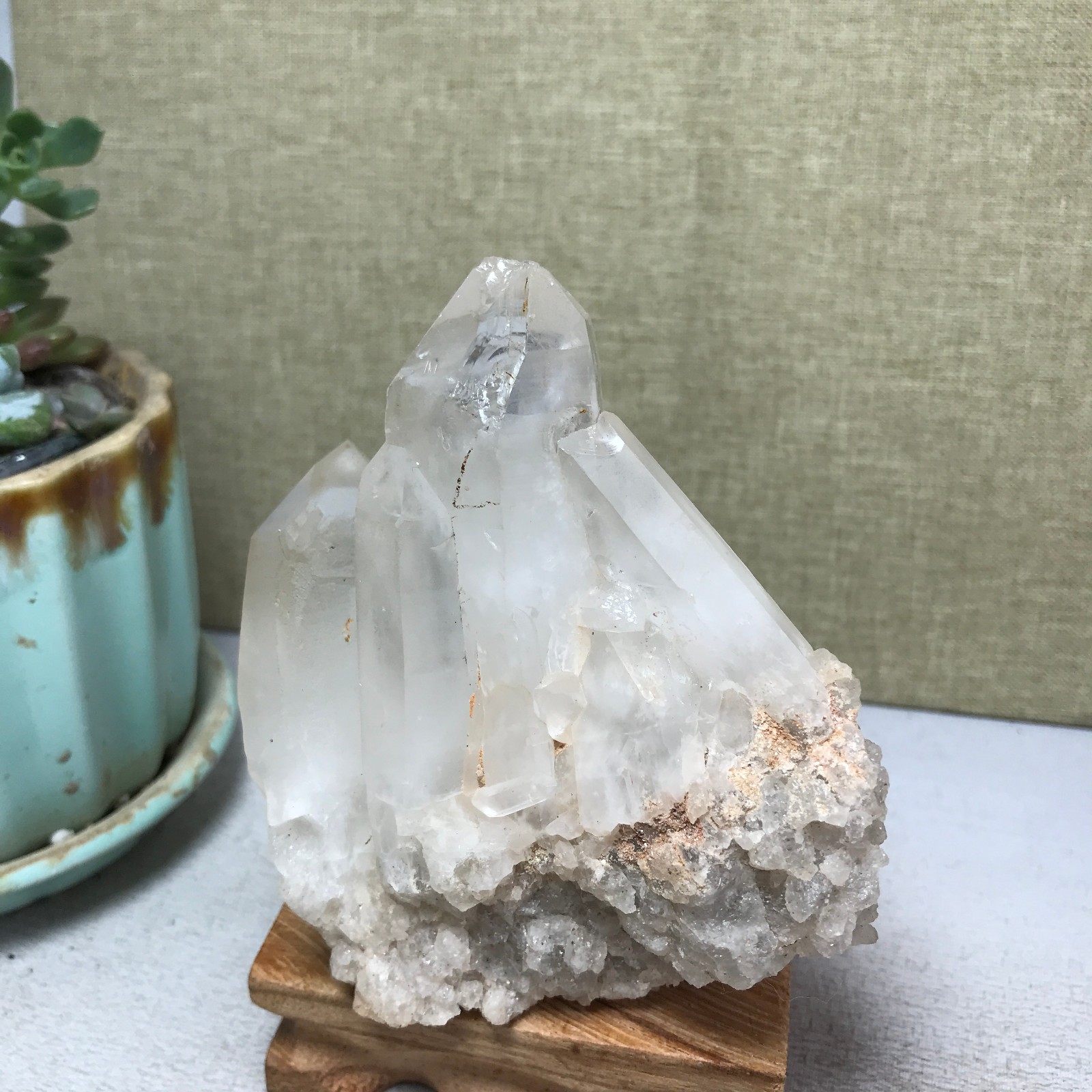 71mm Top Natural crystal clusters pretty Quartz Mineral Specimen 222g A4887