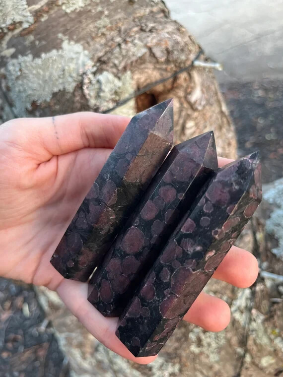 2025NEWFIND 1pc Garnet Mix Arfvedsonite Crystal Towers Healing Reiki Home Decor