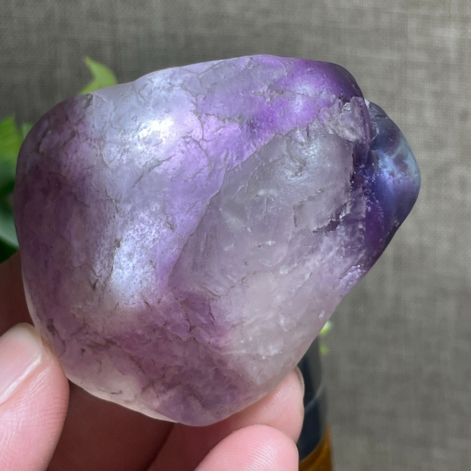 Raw Fluorite Crystal Rainbow Quartz Polished Stone Worry Reiki Healing 102g AP52