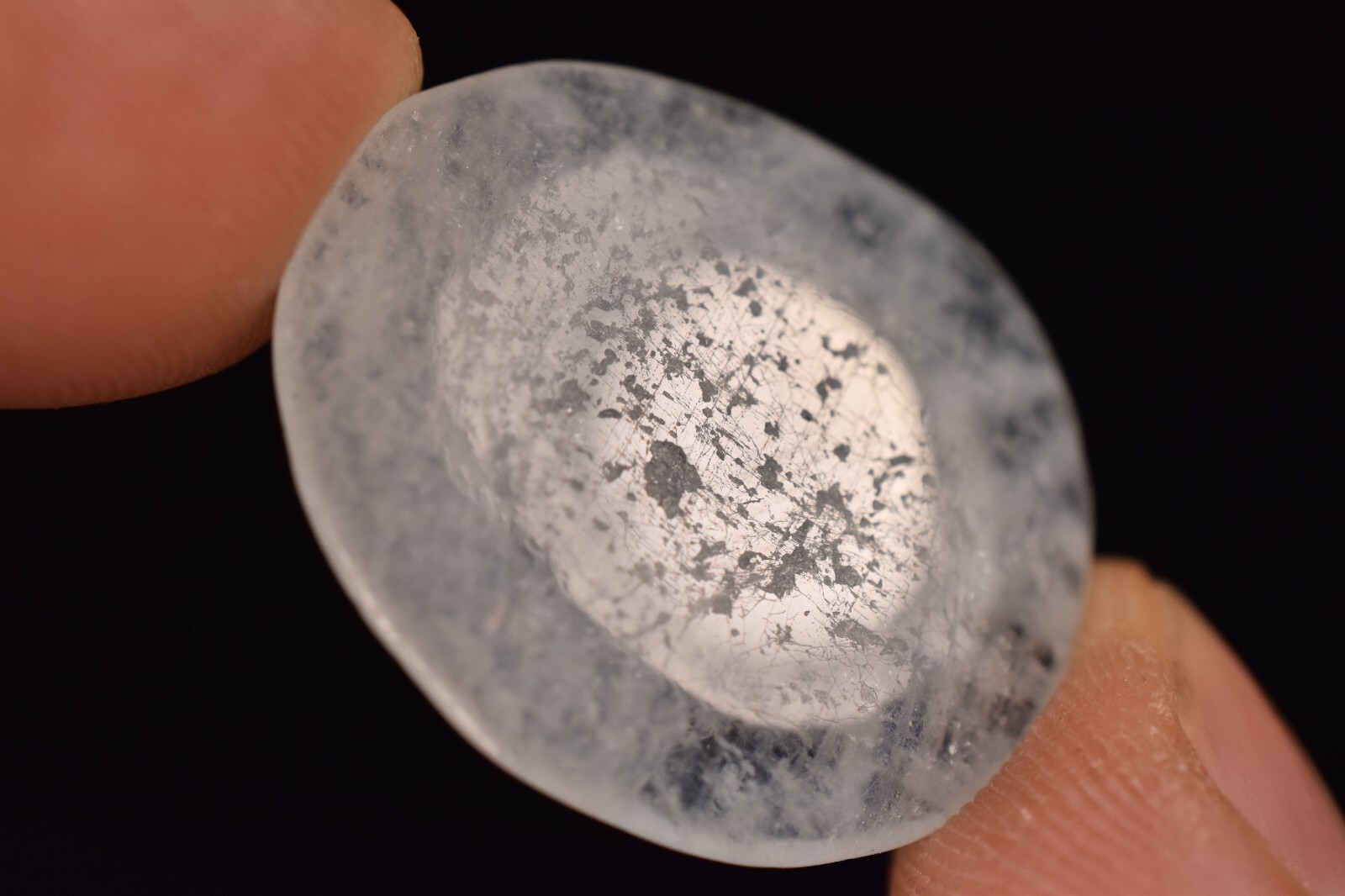 *AQUAMARINE* Flat Stone 2.8cm 4.4g Palm Tumbled Natural Healing Crystal