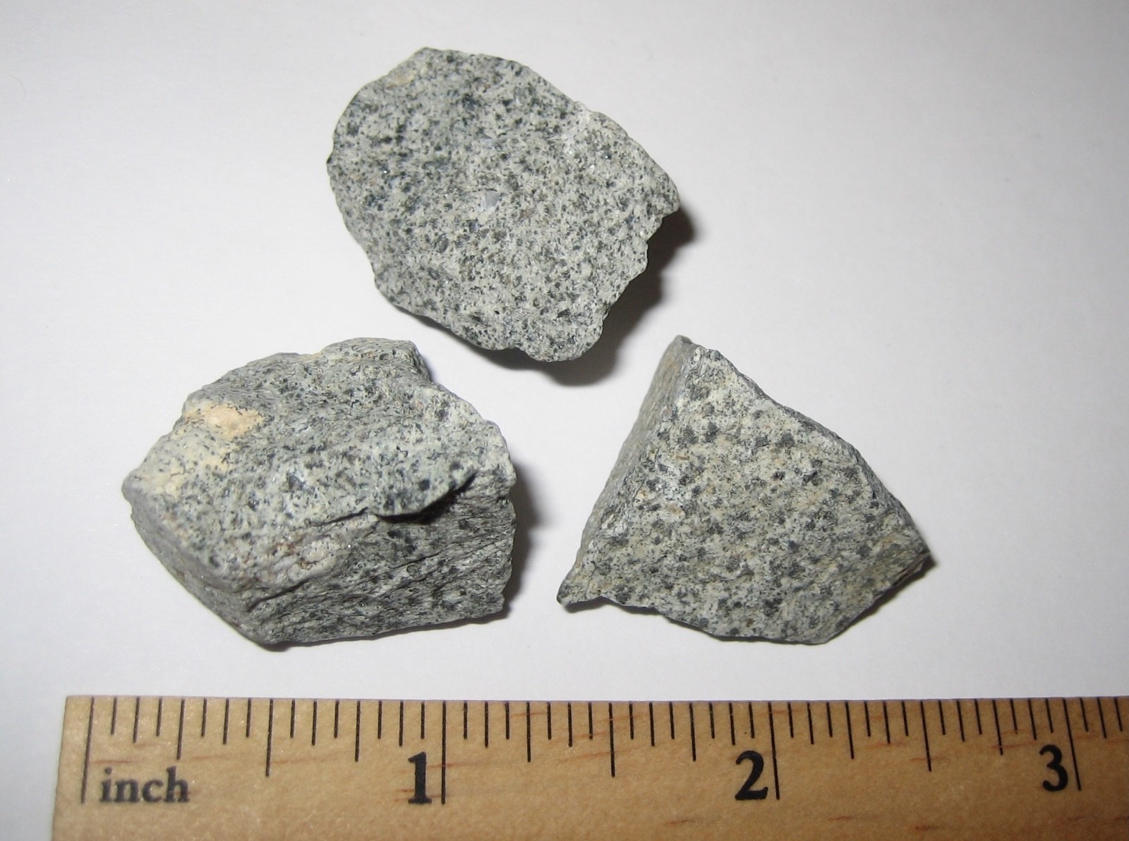 3 RARE SMALL NATURAL ROUGH 1″- 1.1″ GUARDIANITE STONE MINERALS OREGON 34grams *1