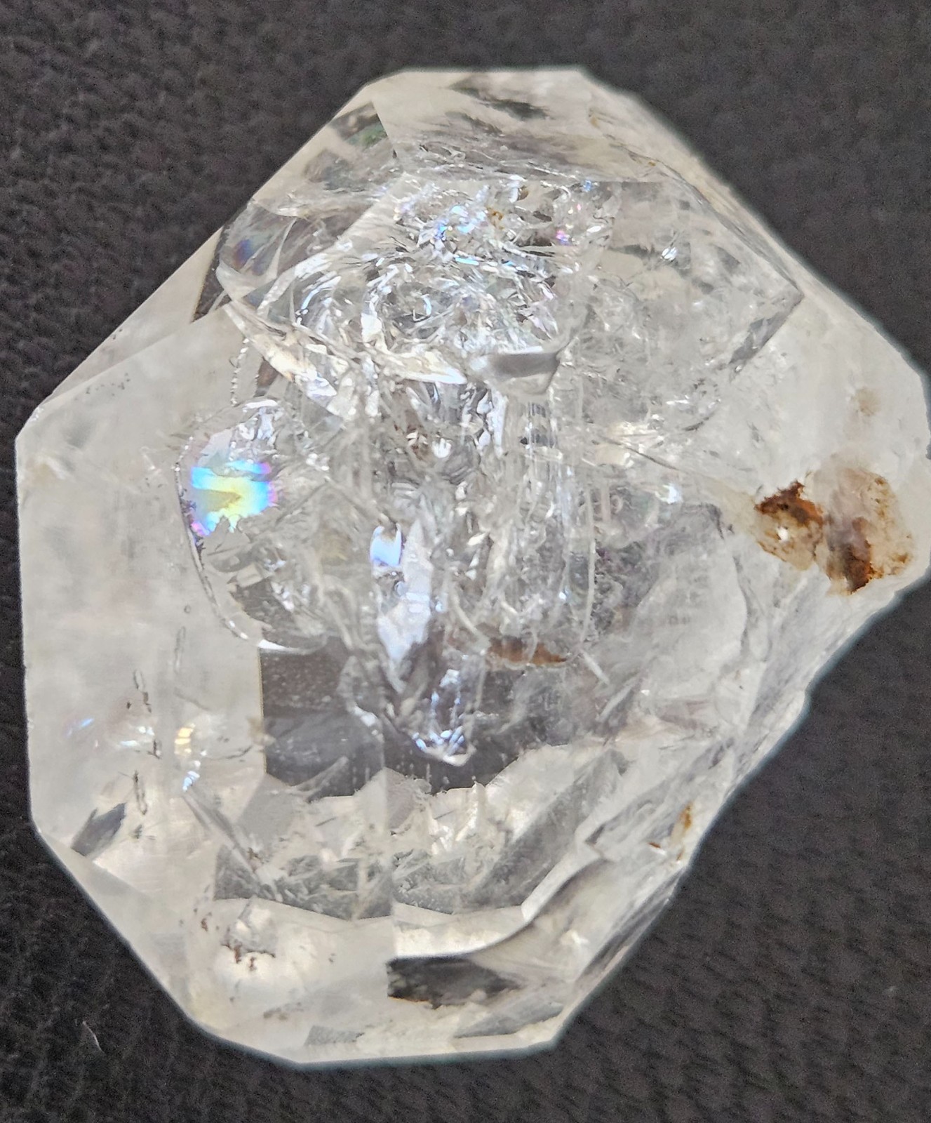 Gorgeous 3 cm Quartz var Herkimer Diamond with 10 facets, Rainbows and Voids