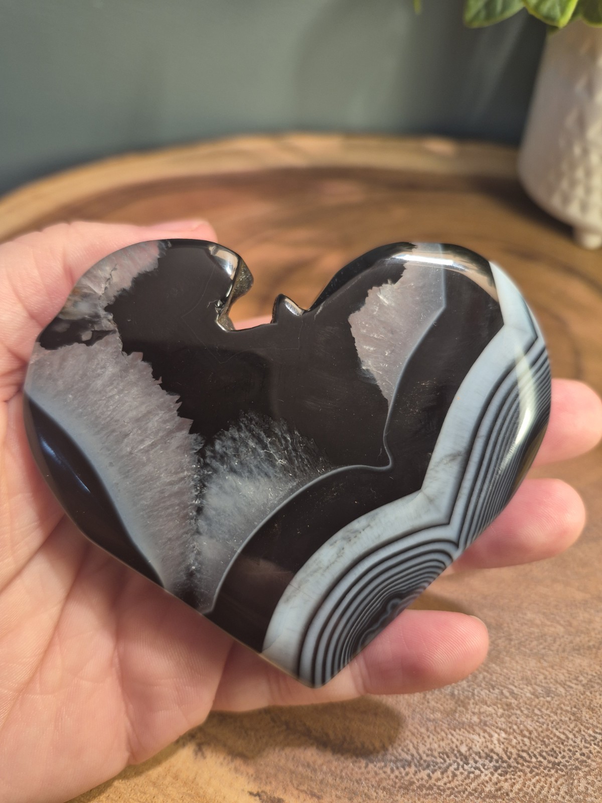 Black Lace Agate Heart Carving