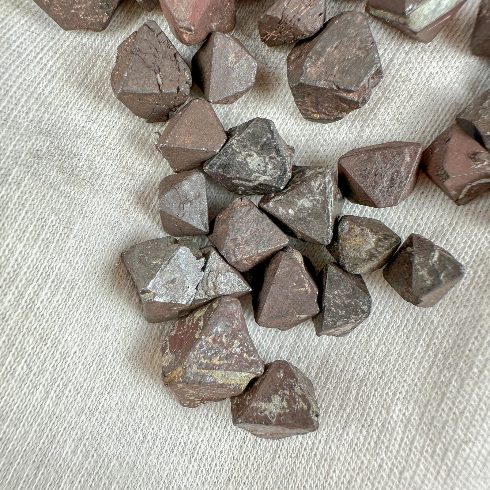 5 PCS Raw Magnetite Crystal / Rough Magnetite Stone / Power / Transformation