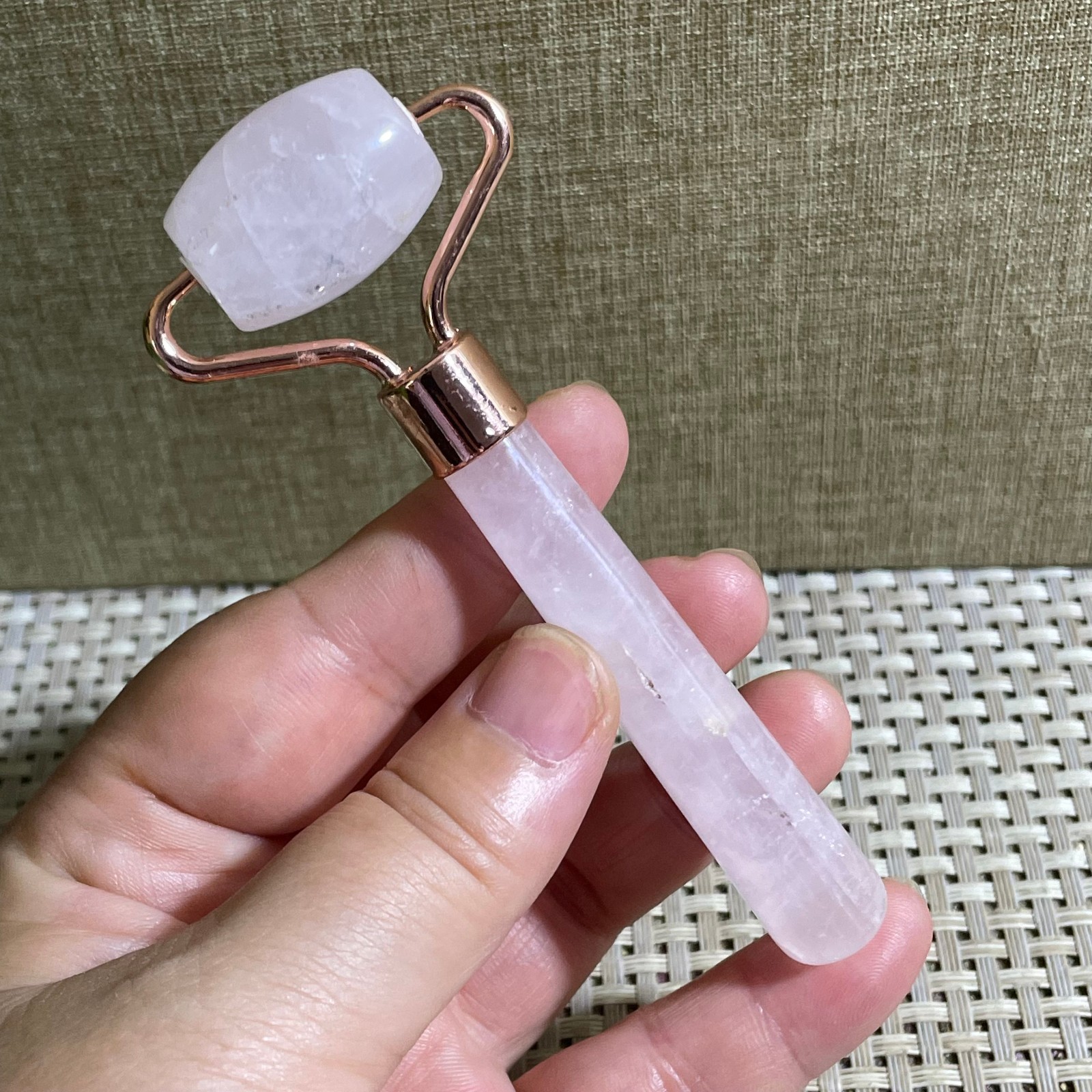 37grose quartz crystal massage stick
