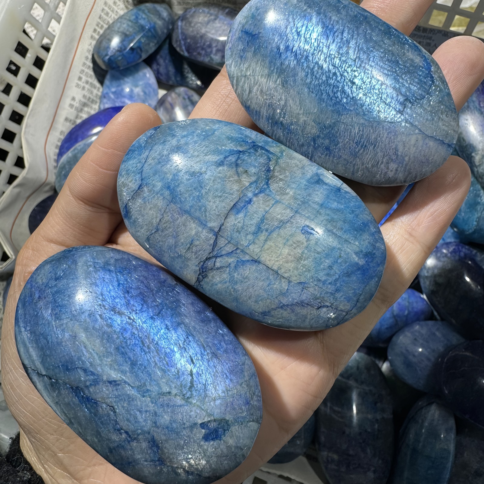 50-100G Crystal Blue Moon Stone Palm Polished Quartz Children’s Gift Home Decor