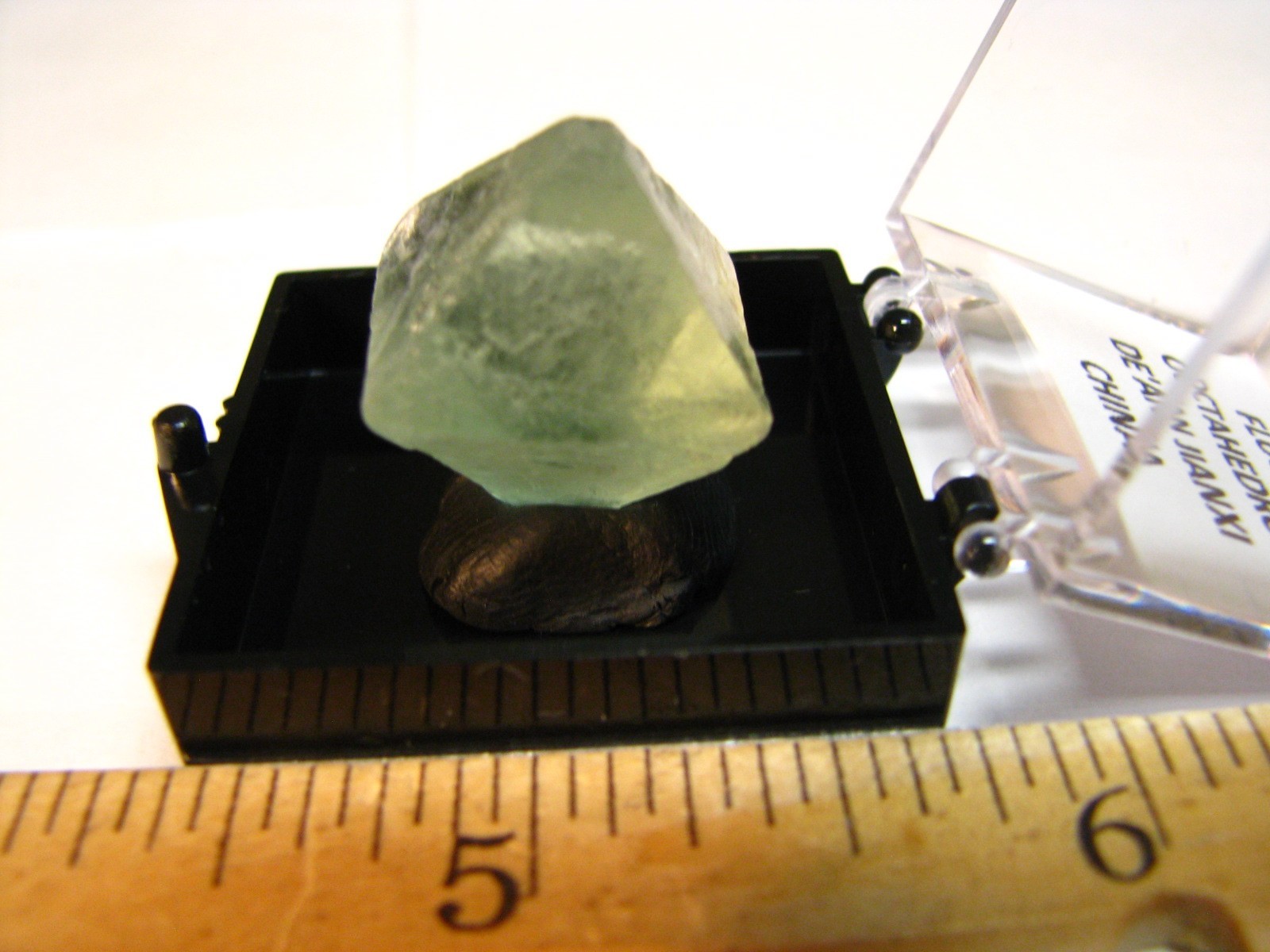 44ct GREEN OCTAHEDRON FLUORITE THUMBNAIL .9x.9x.9inch DE’AN JIANXI CHINA #234