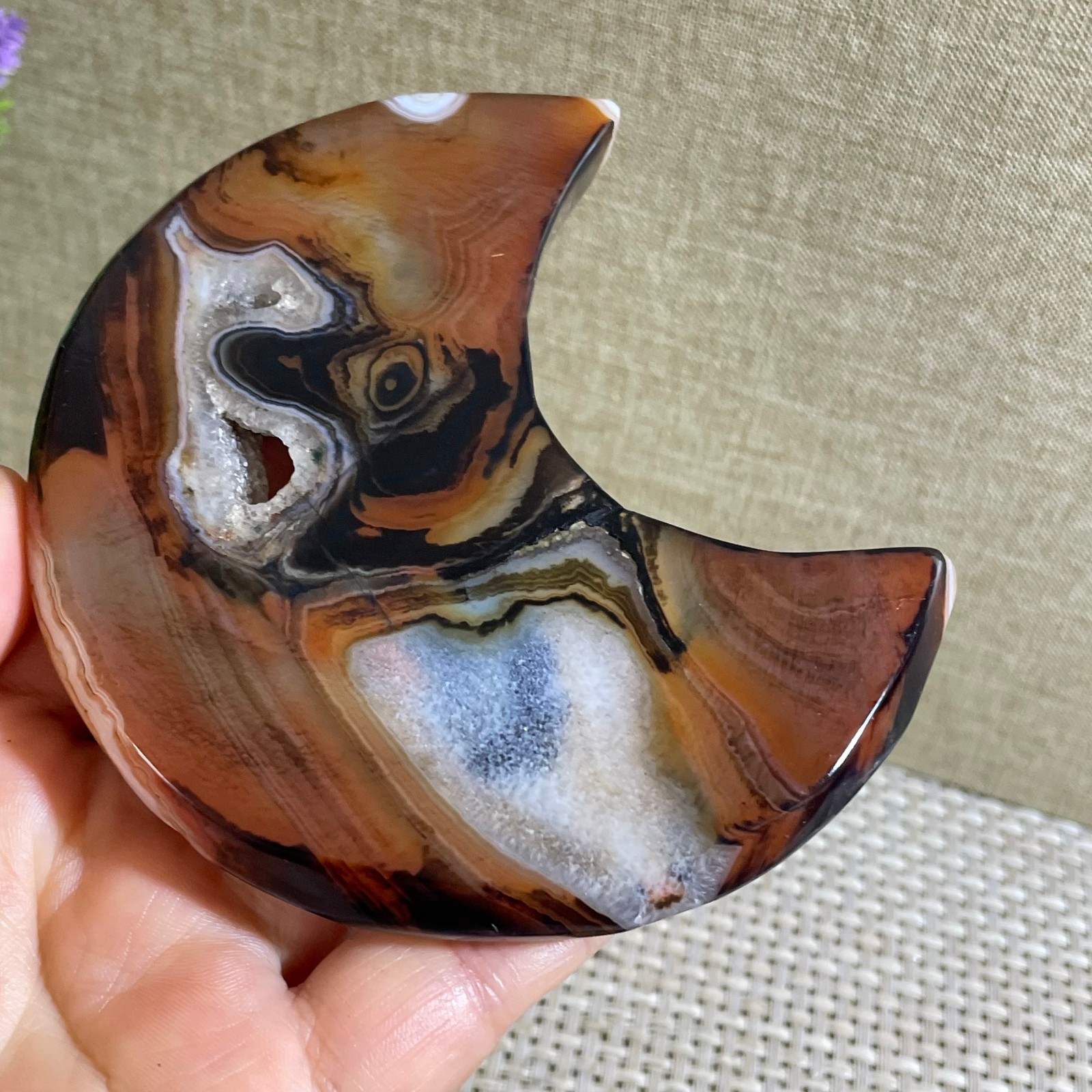 178g Natural striped agate crystal moon shaped quartz healing