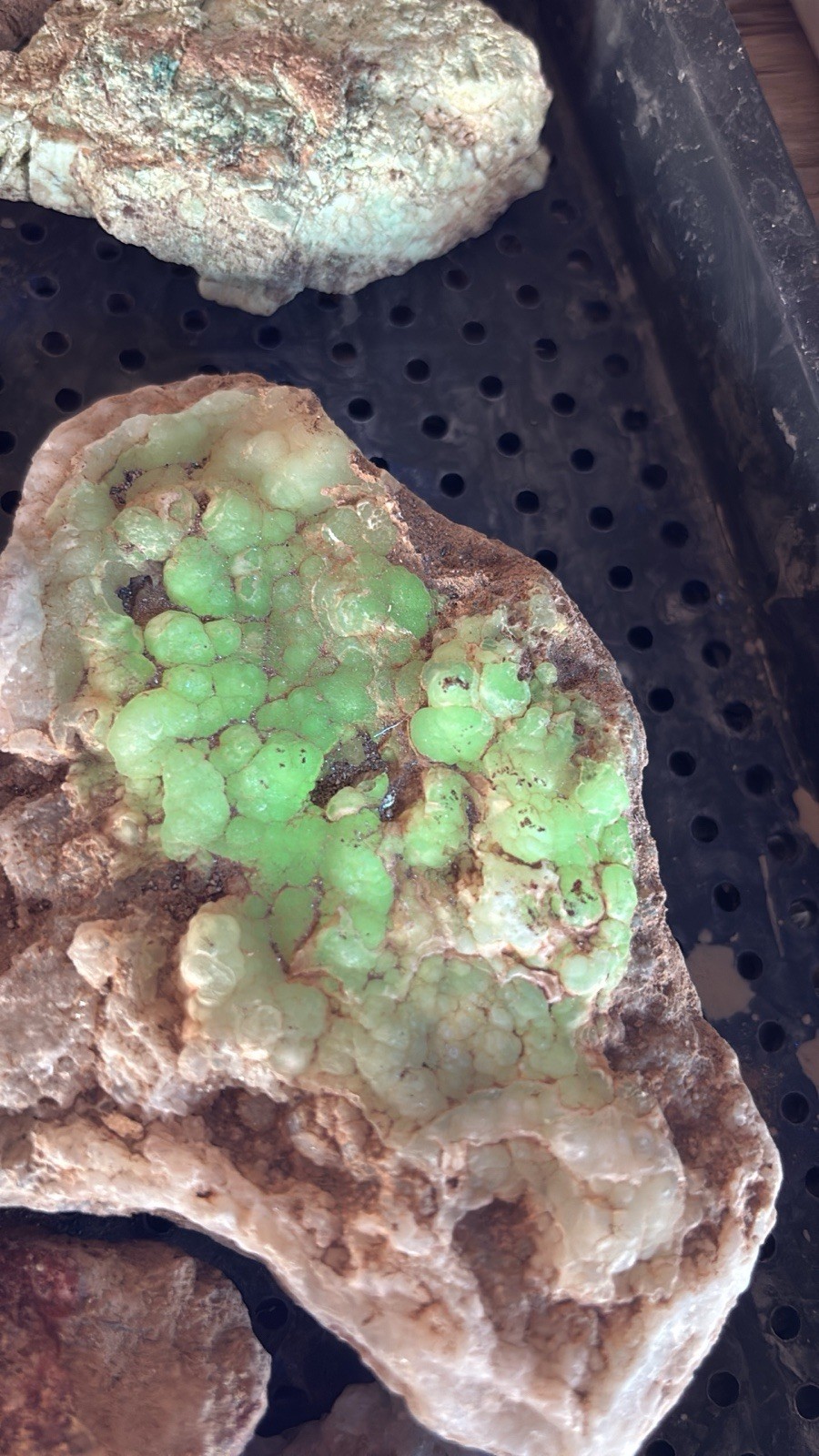 2 Pounds Arizona Fluorescent Minerals. Glow In The Dark. Ethically sourced!