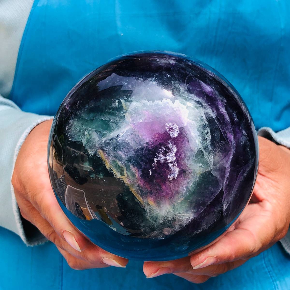 2240G Natural Green Coloured Fluorite Ball Quartz Crystal Reiki Healing 5464