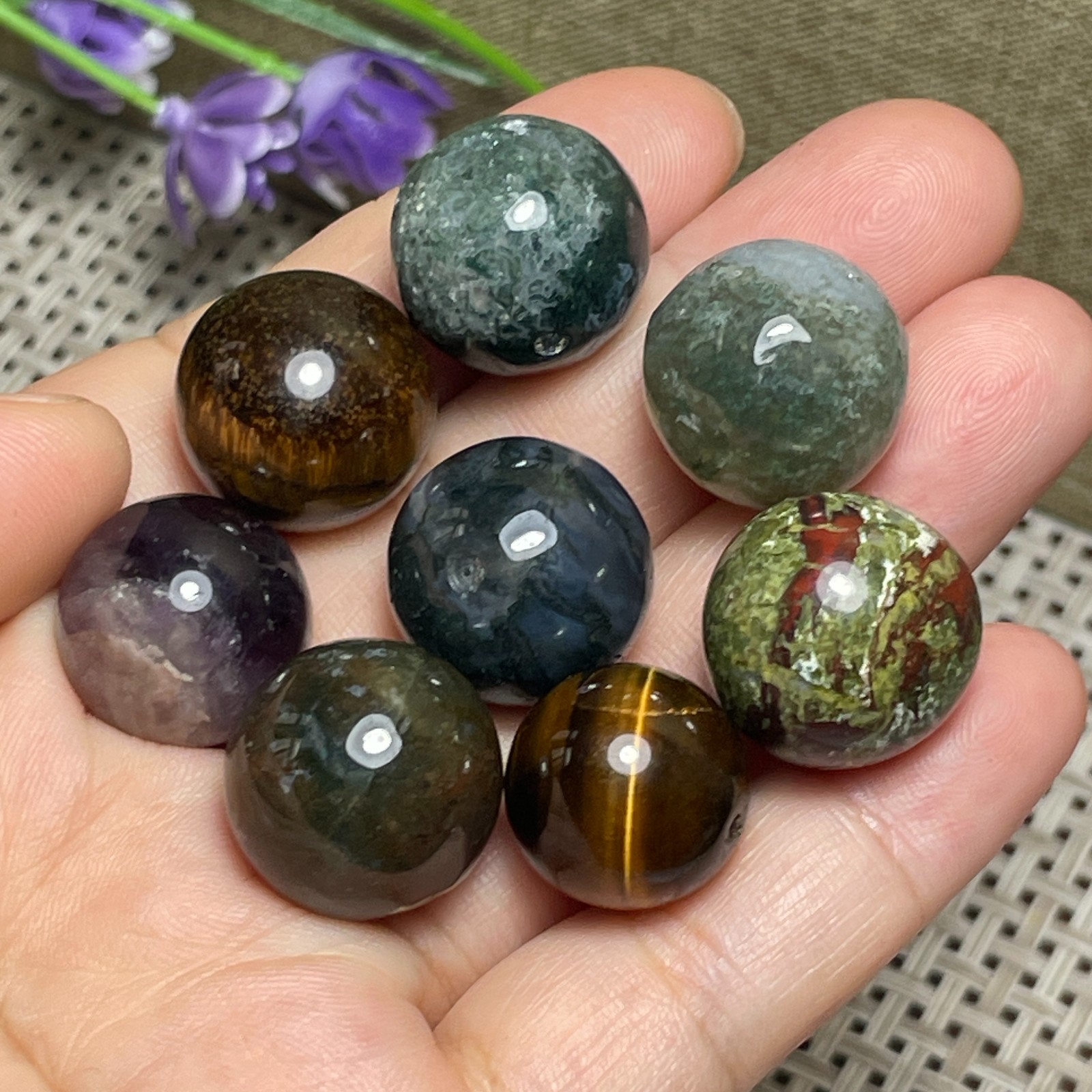 8pcs Multiple combinations of damaged stones mineral specimen（ Defective ball）