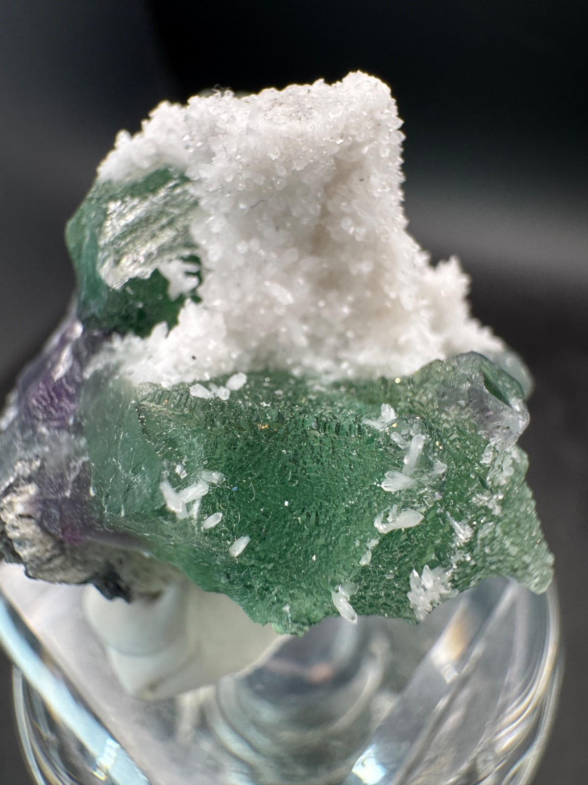 6658 Lovely Green Octahedral with White Quartz on Purple Fluorite Fu Jian 28g