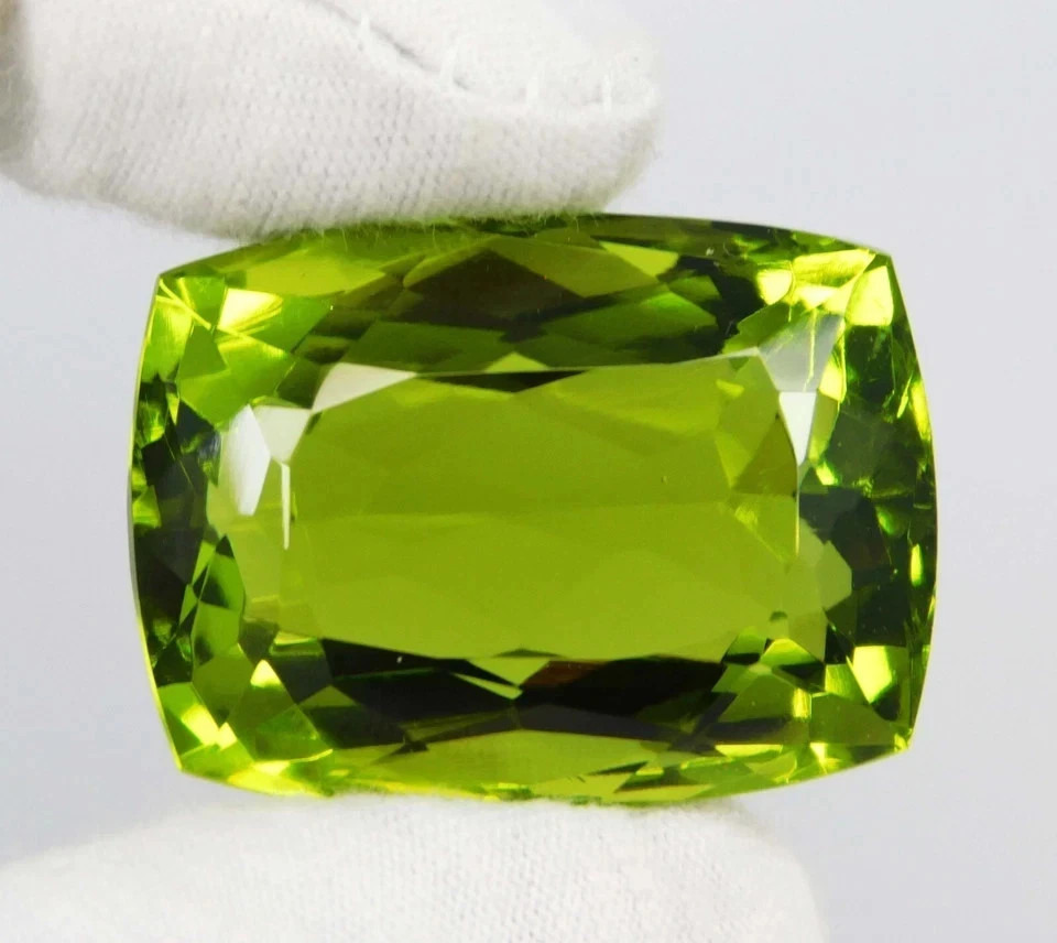102+ Ct Green Peridot Cushion Cut Certified Flawless Loose Gemstone