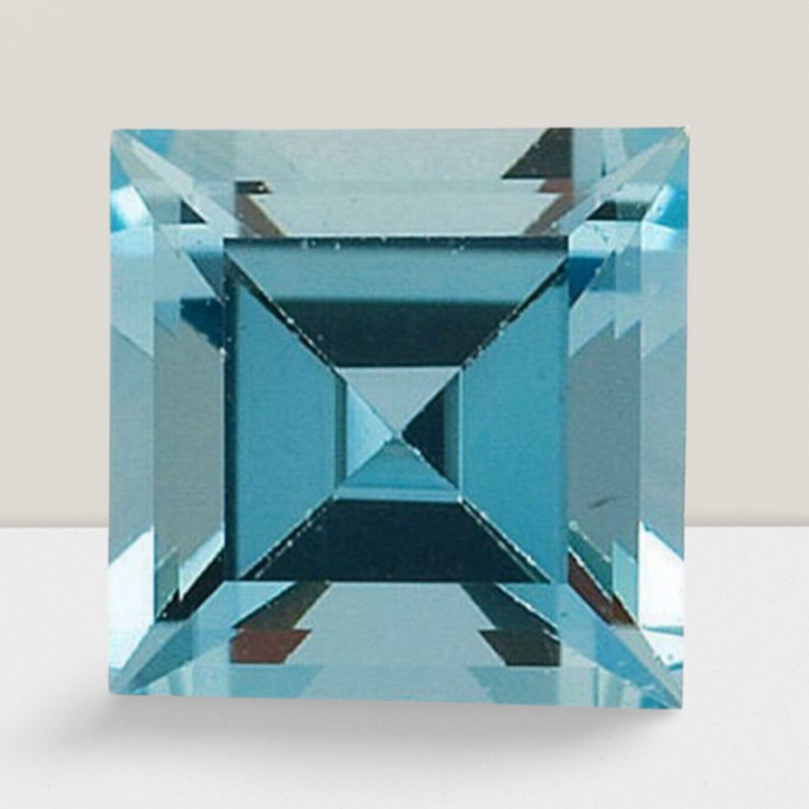 Aquamarine Square Cut Gemstone 0.20 Cts – 4 mm AAA+ Loose Gem