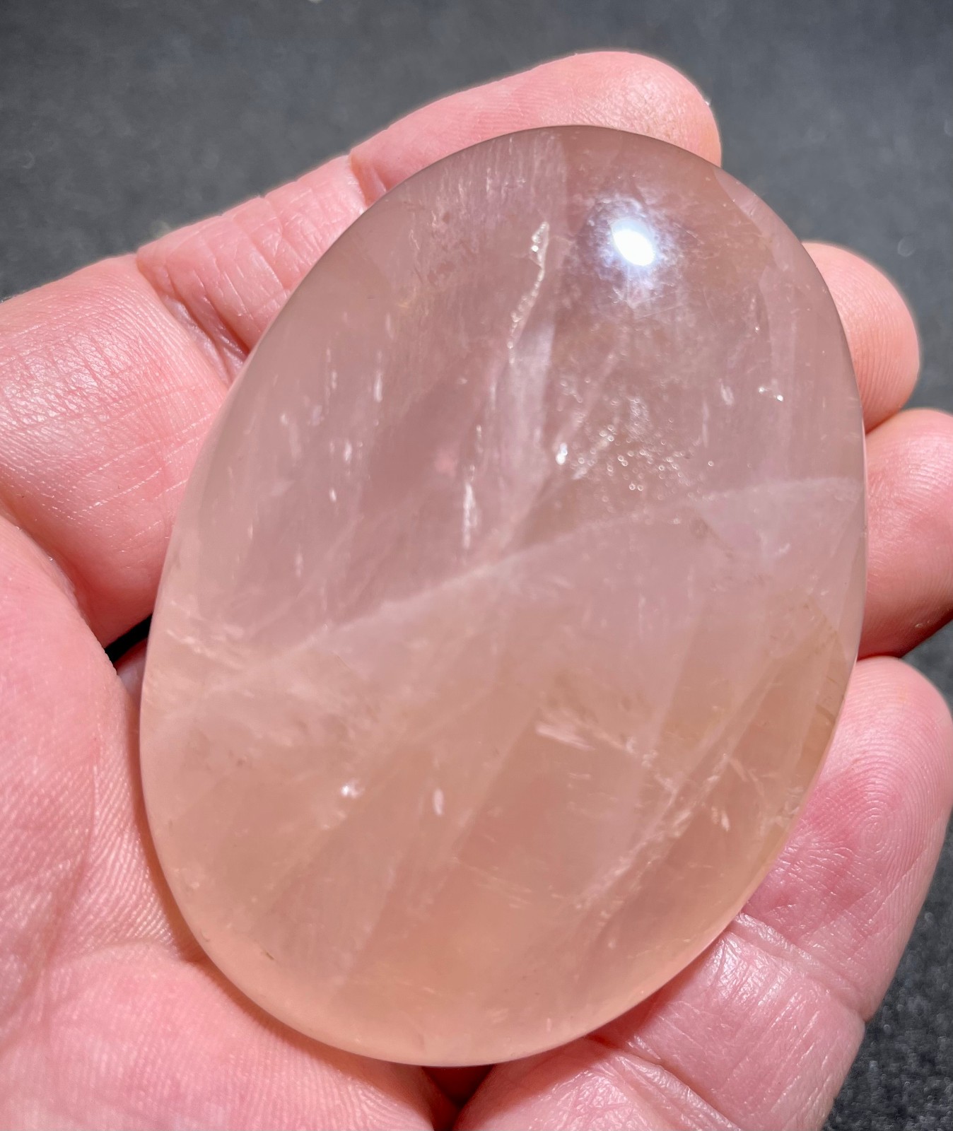 108g Natural pink crystal hand-held for playing with the crystal promotes healin