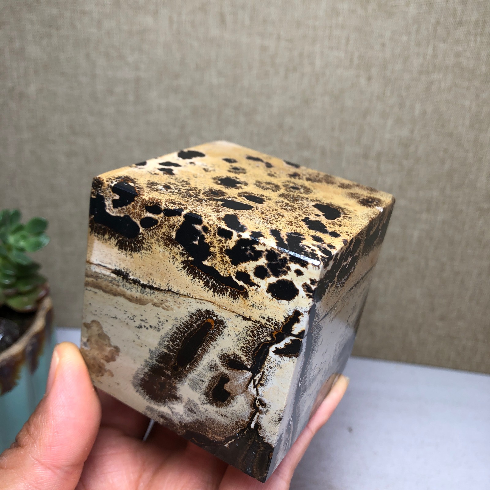 60mm Natural Chinese Painting Stone Quartz Crystal cube flat bottom 512g A4505