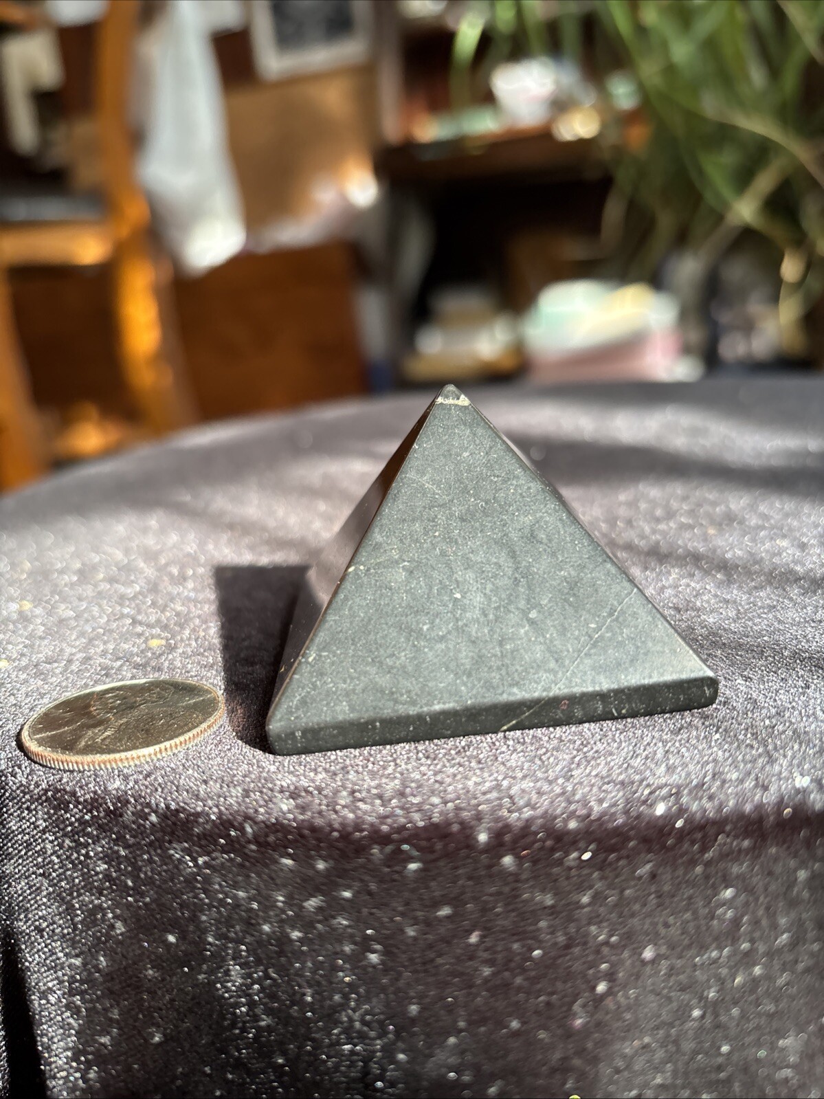 2″ x 1.4″ H Shungite Pyramid 96 grams