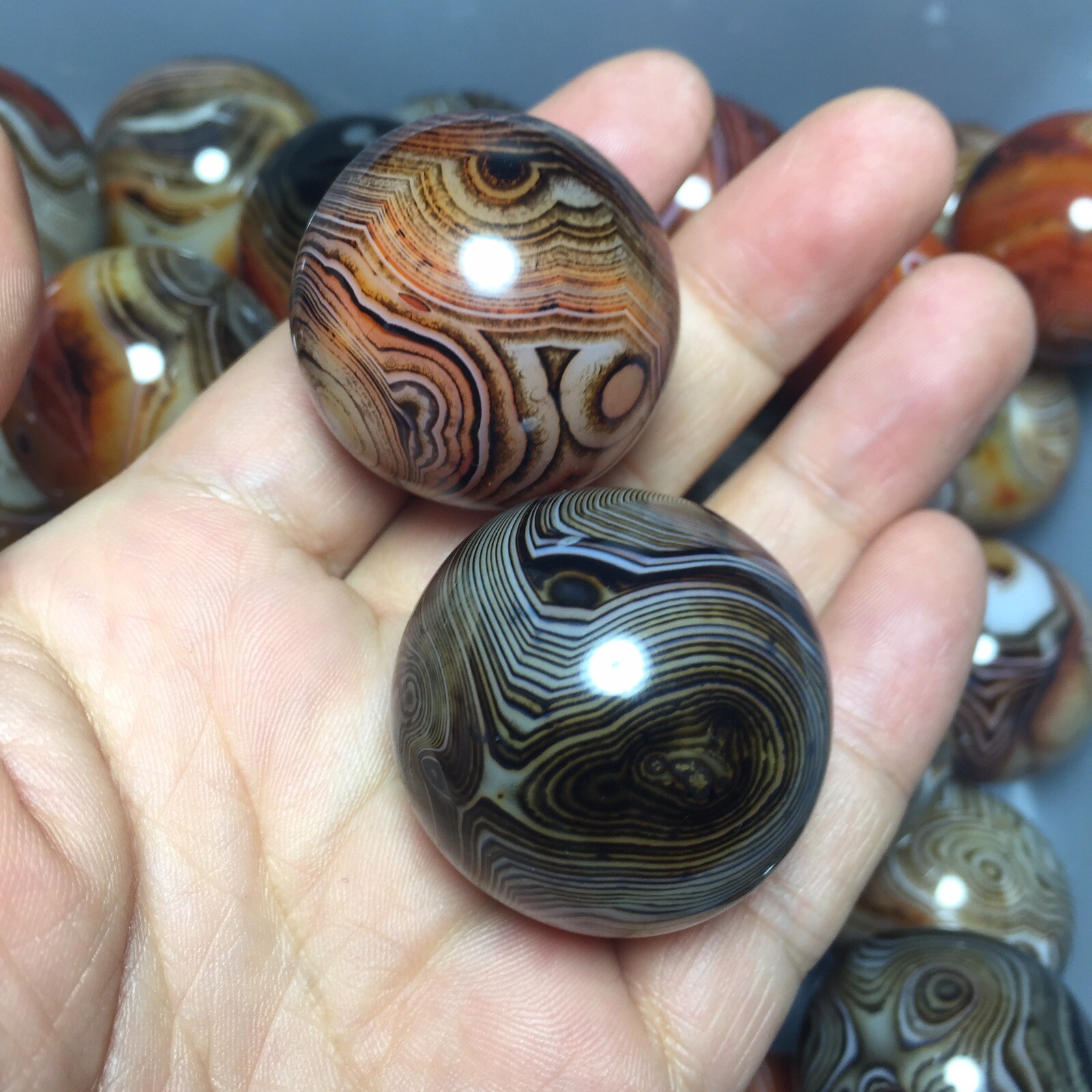 30+g 1pcs Madagascar Crazy Lace Silk Ribbon agate rolling ball pendulum article