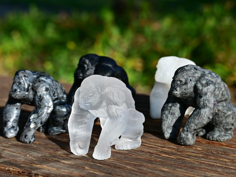 2.6”Natural carved mixed material Gorilla Reiki decor figurine healing gift 1pc