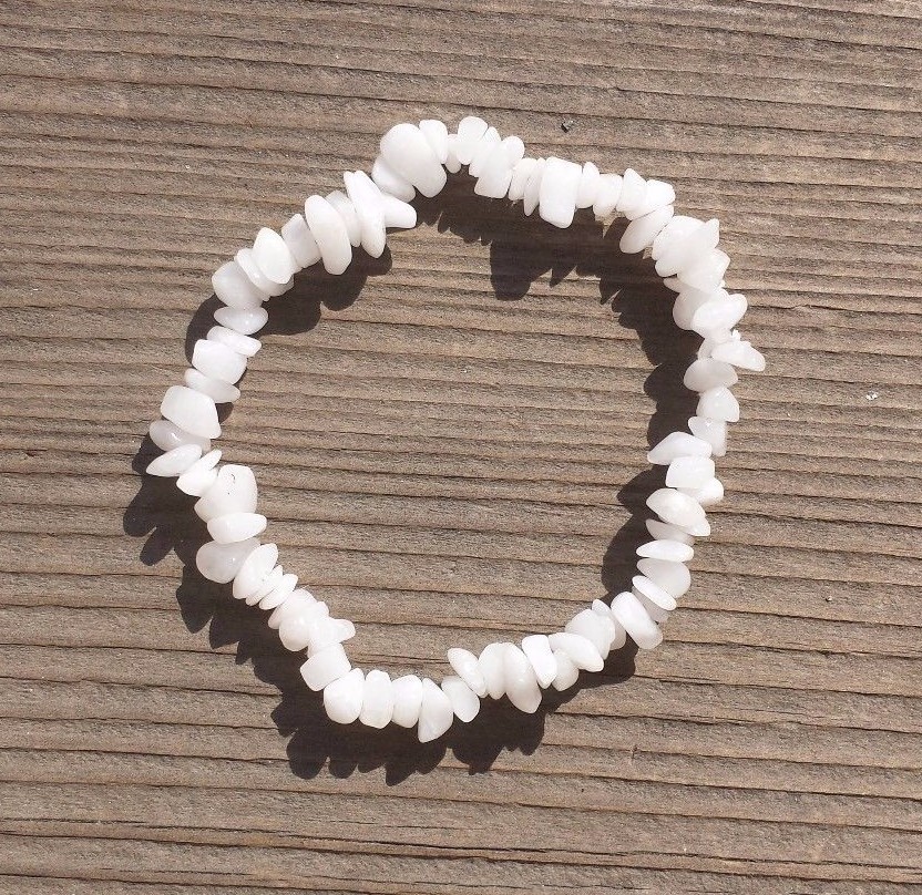 NATURAL WHITE AGATE STONE GEMSTONE STRETCHY CHIP BRACELET