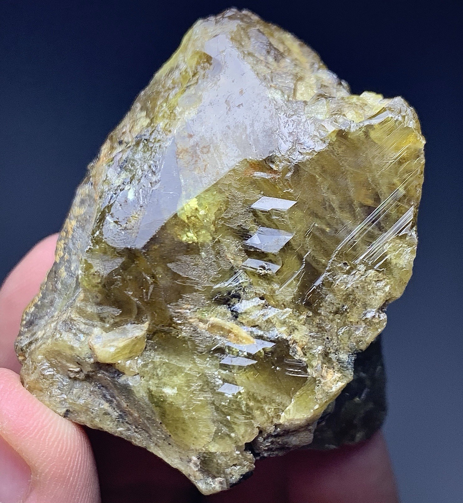 105 Gram Natural Green Sphene Crystal From Pakistan