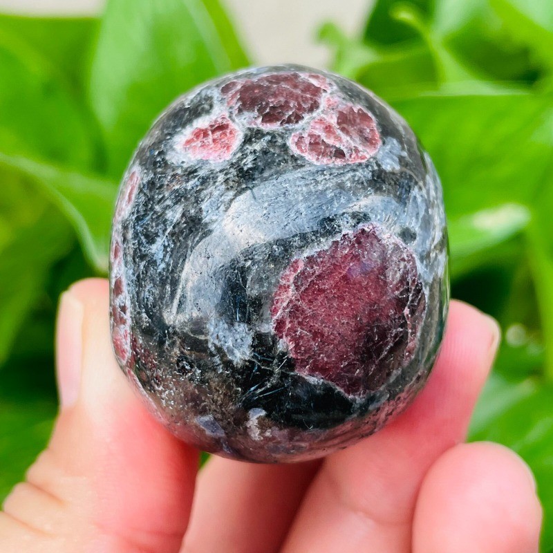 2″ Natural Garnet Skull Hand carved Quartz Skull Crystal Reiki Healing 1pc