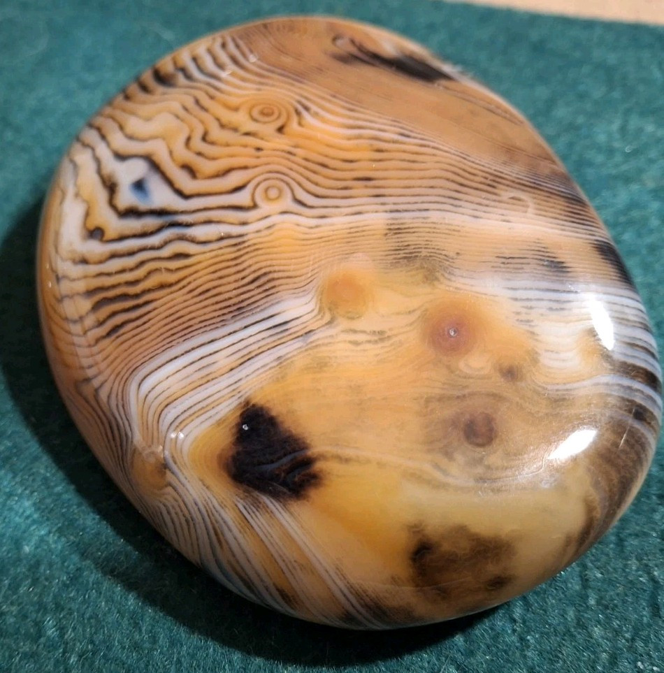 2 Natural Banded Carnelian Agate Crystal.Beautiful.