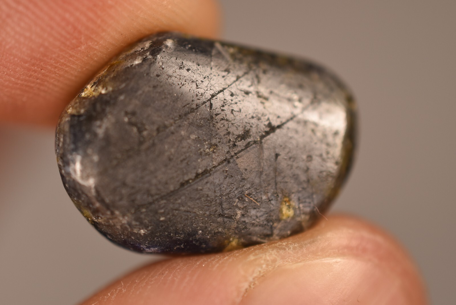 *SAPPHIRE* Tumbled Stone 2.3cm 10.4g Natural Polished Healing Crystal