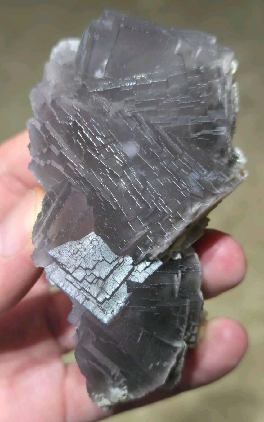 HIGH QUALITY SMOKY GRAY COLOR NATURAL CUBIC FLUORITE CRYSTAL! GREAT SPECIMEN!