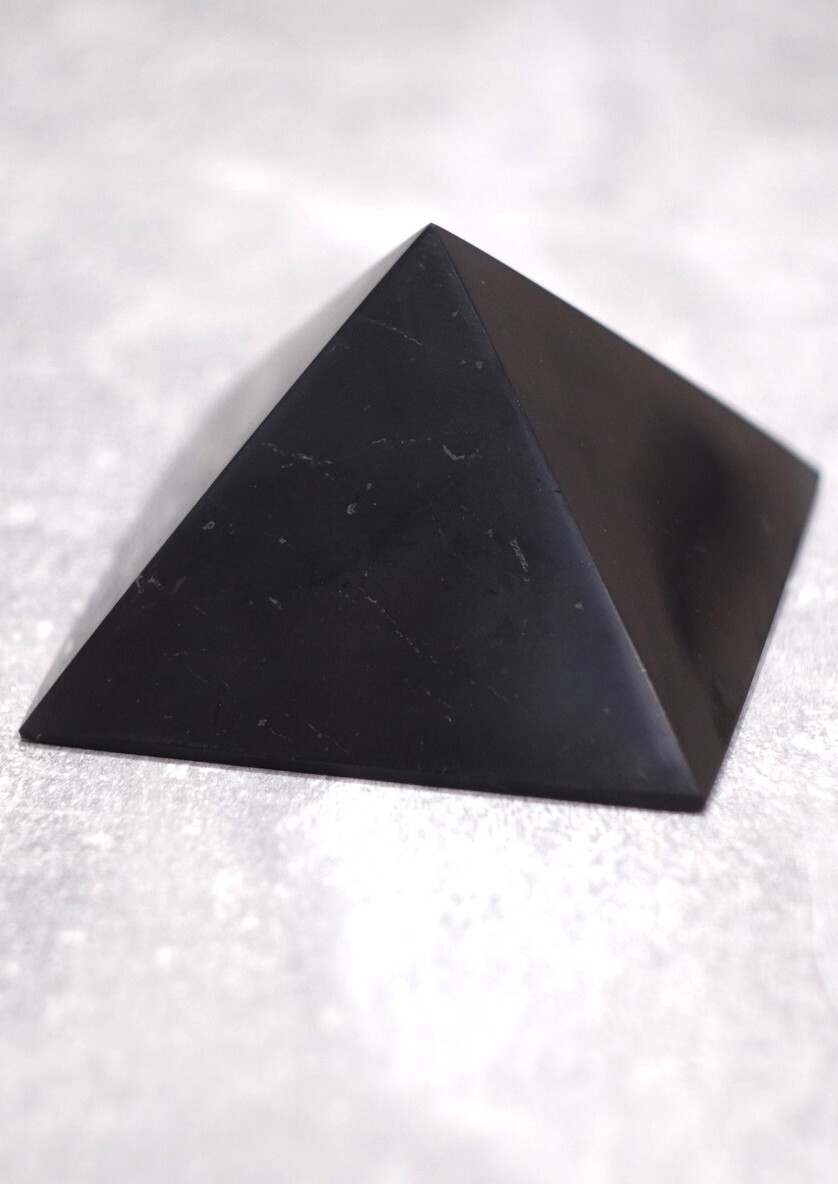 KARELIA, RUSSIA, Shungite PYRAMID stone 3,54 inches BIG 15,5 oz.