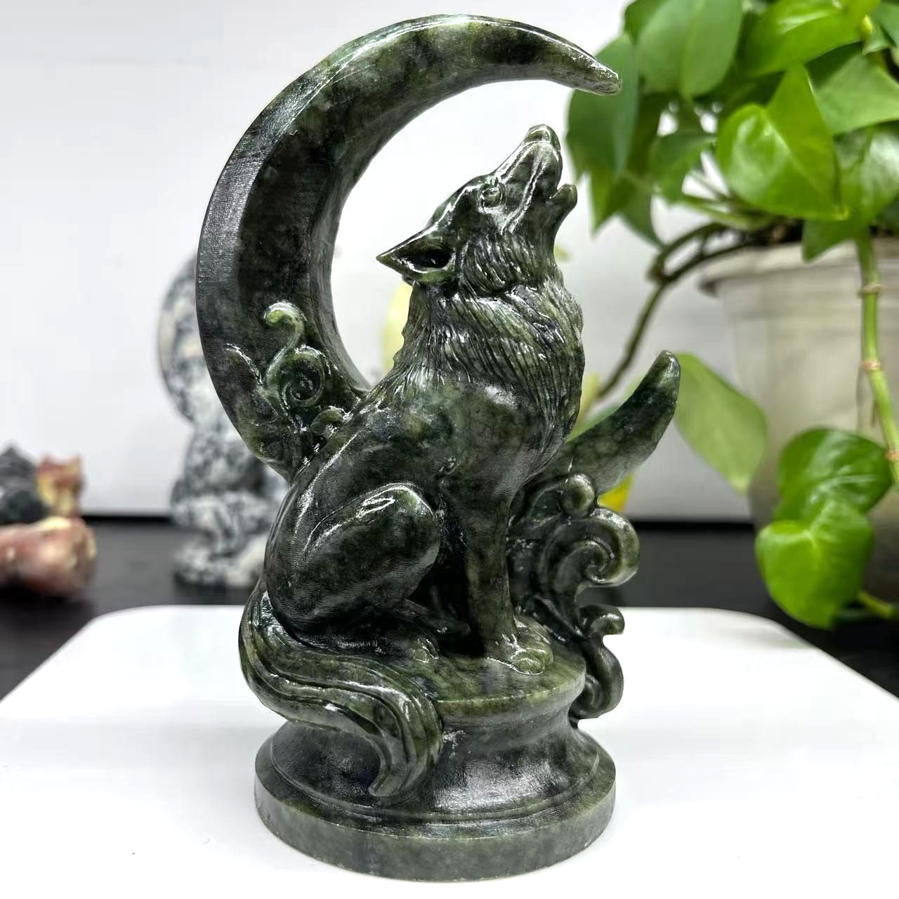 1pc Natural Green Jade Quartz Carved Wolf Skull Crystal Reiki Healing Decor
