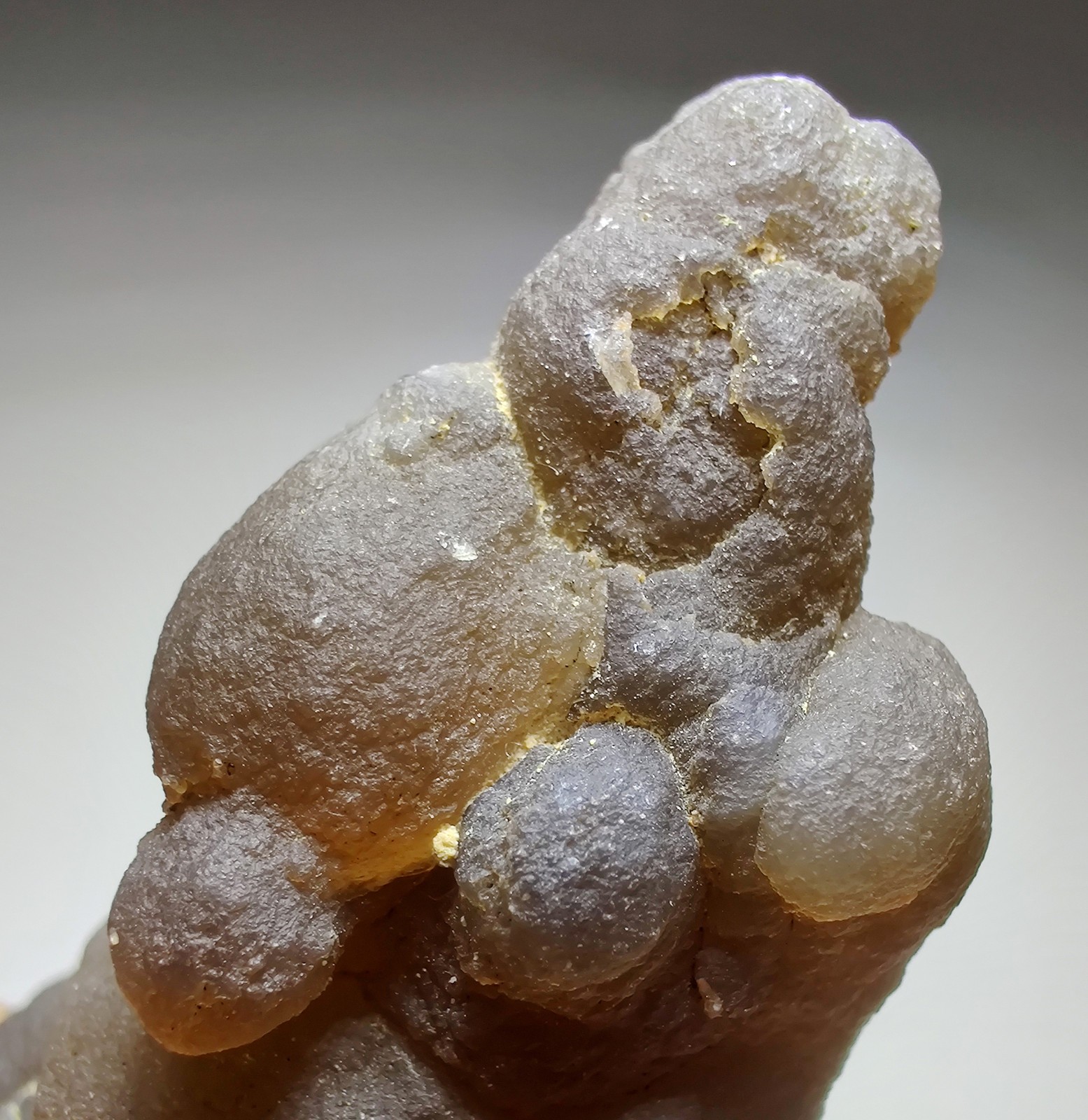 Chalcedony nodule, fluorescent orange. Morocco. 60 grams.