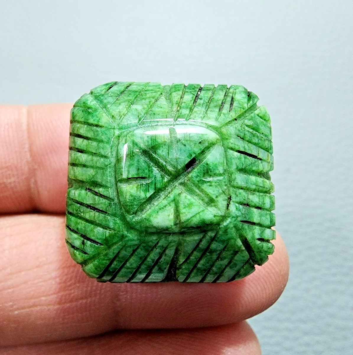 93.60 Crt Exquisite Green Brazilian Emerald Carving Loose Gemstone For Jewelry