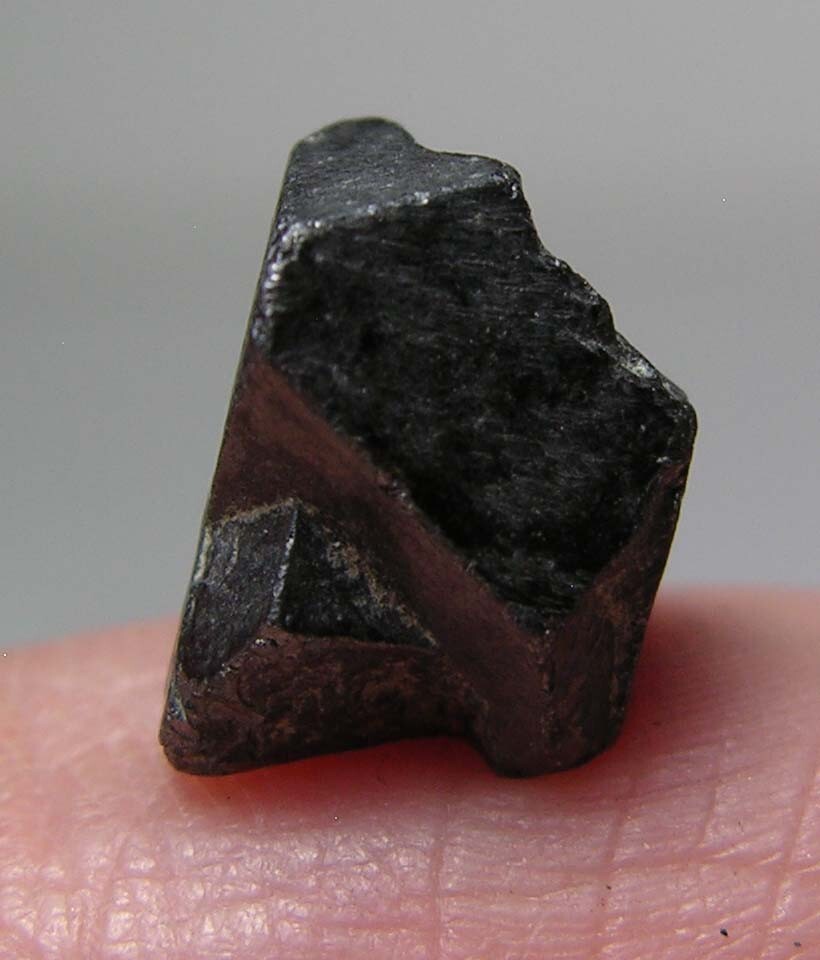 #7 Pakistan 9.25ct 100% Natural Octahedron Magnetite Crystal Specimen 1.80g 10mm