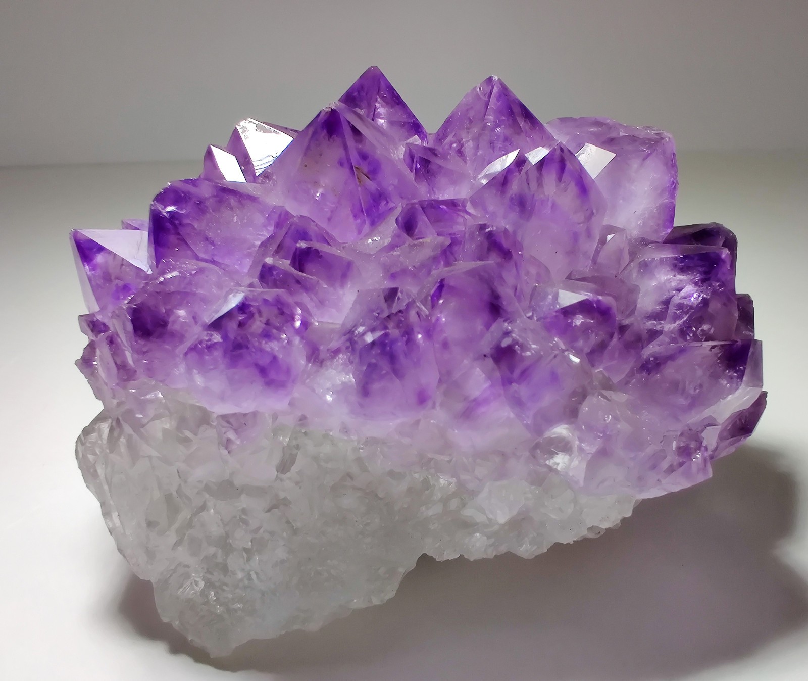 Amethyst crystals, excellent piece! Rio Grande do Sul, Brazil. 495 grams.