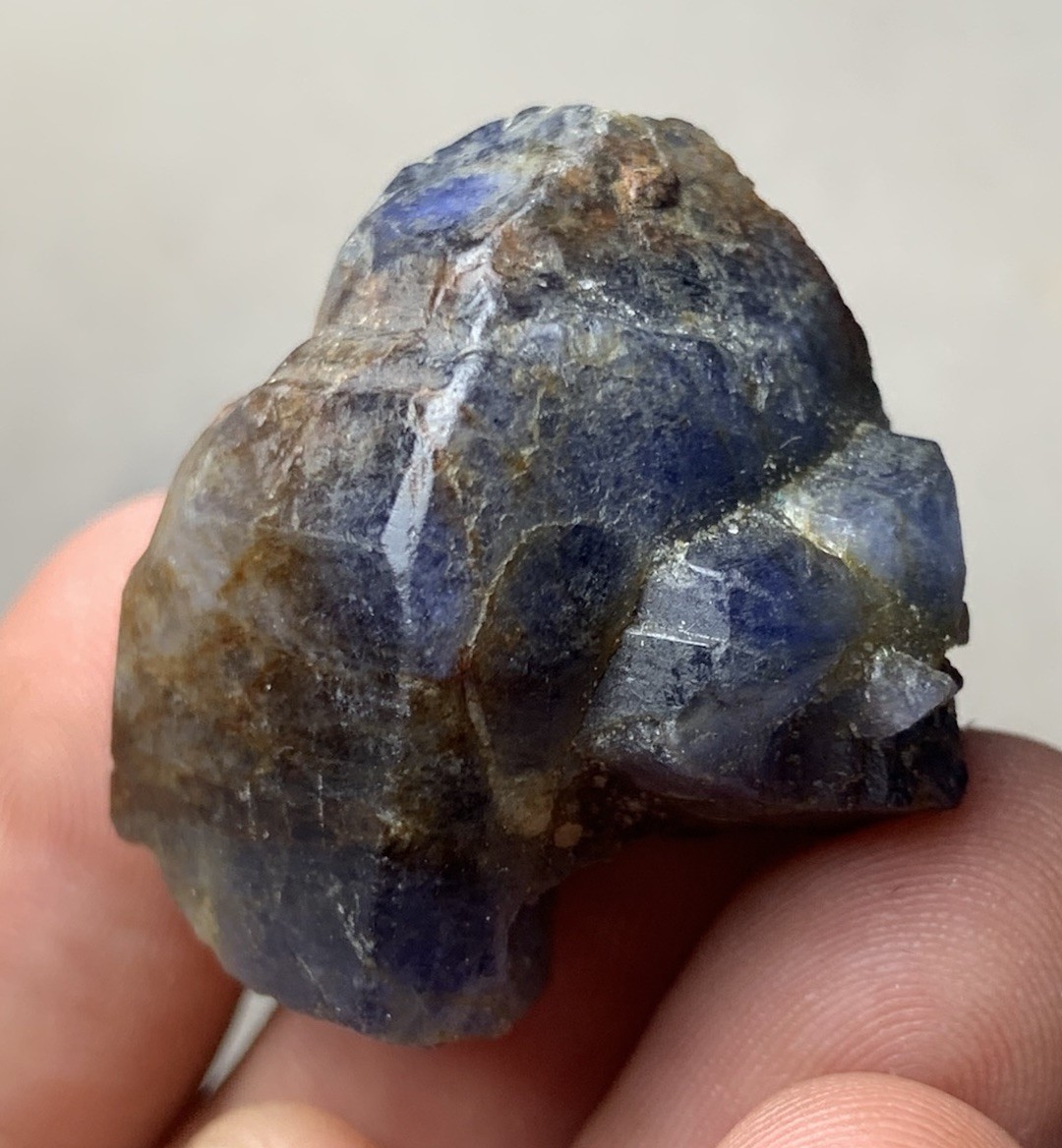 88Ct Beautiful Natural Color Change Hackmanite Terminated Crystal Specimen